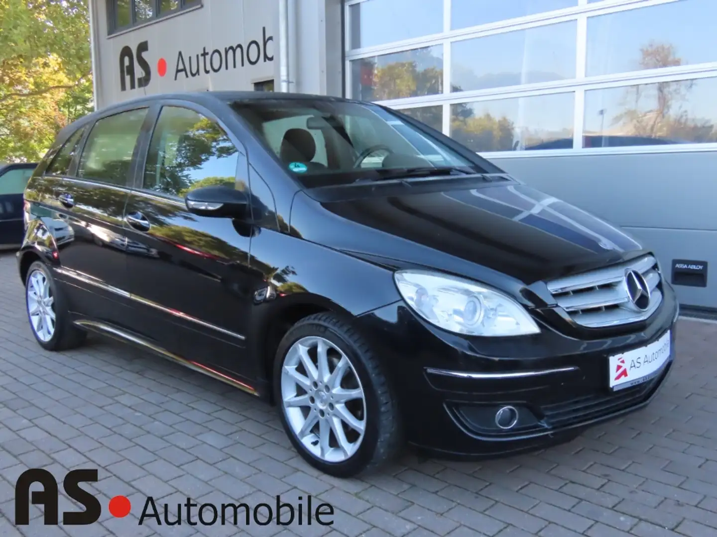Mercedes-Benz B 200 CDI 1.Hd*Bi-Xenon*Klima*8-fach*AHK* Schwarz - 1