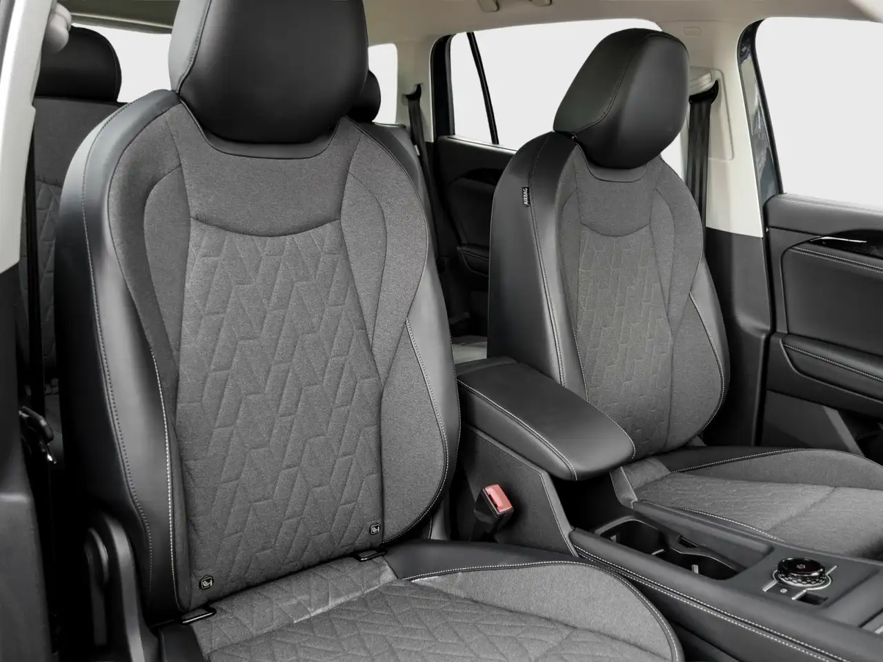 Volkswagen Tayron Life 1.5 eTSI DSG IQ.Light Navi AHK 7-Sitzer Tr... 6