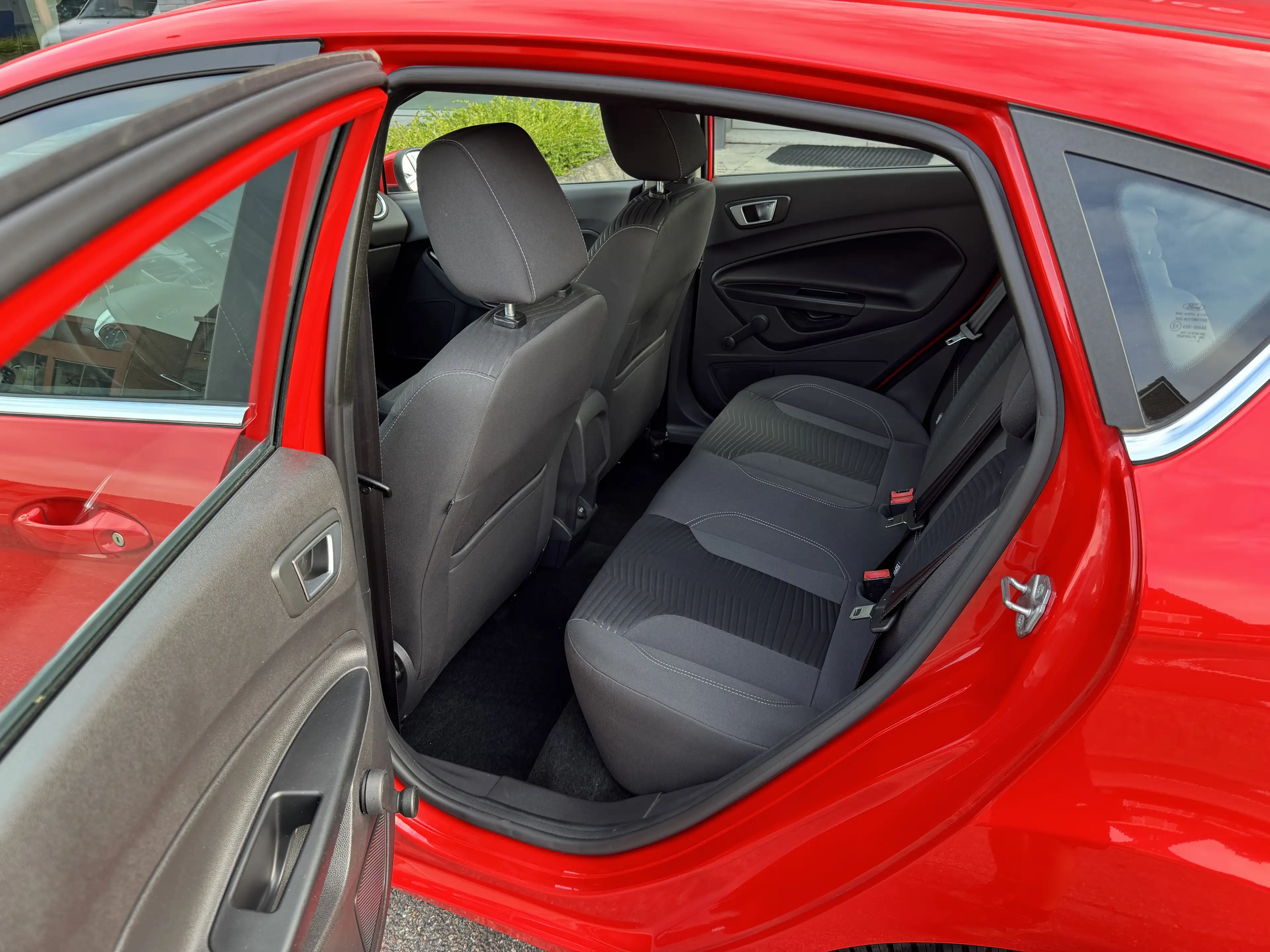 Ford Fiesta 5D 1.0 Benzine — photo 10