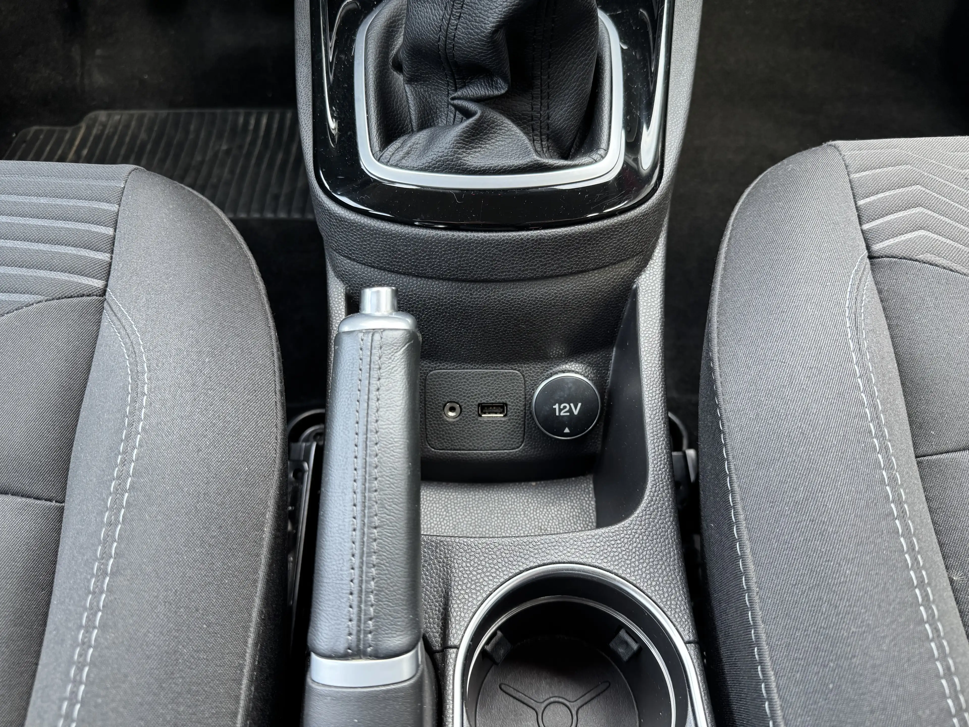 Ford Fiesta 5D 1.0 Benzine — photo 12