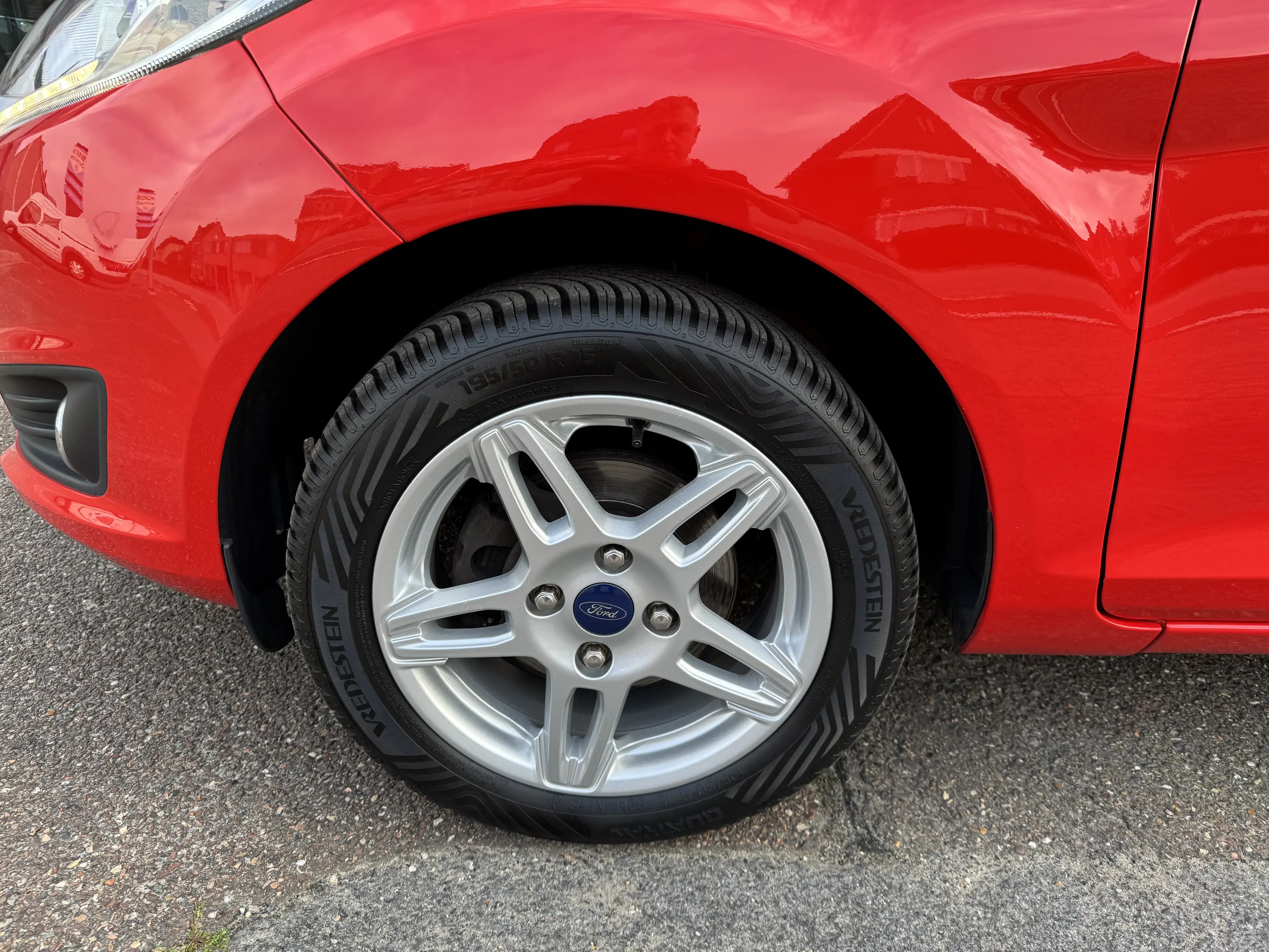 Ford Fiesta 5D 1.0 Benzine — photo 6