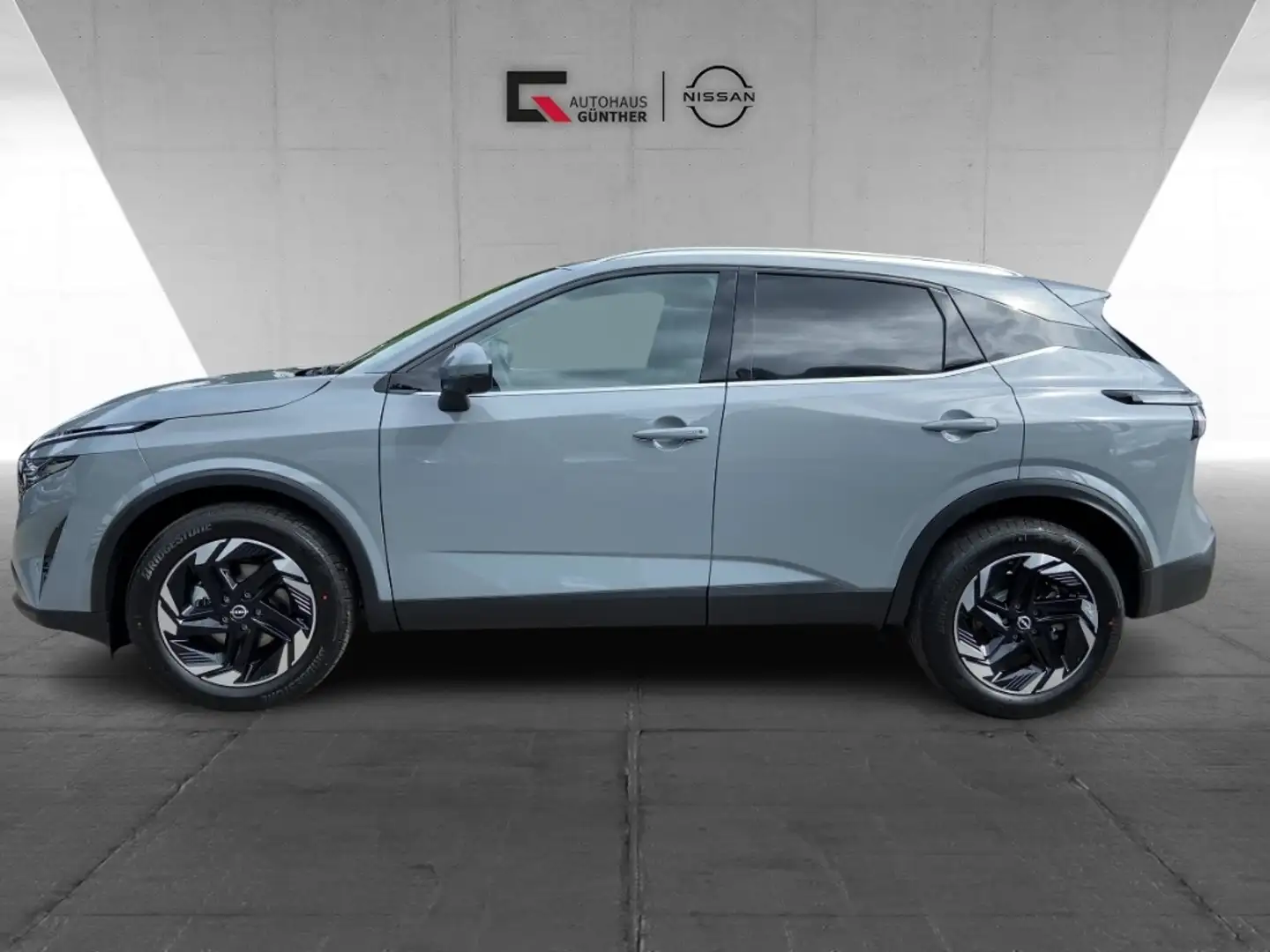 Nissan Qashqai N-CONNECTA 1.3 MT Winter/HUD/AVM/Carplay Grau - 2