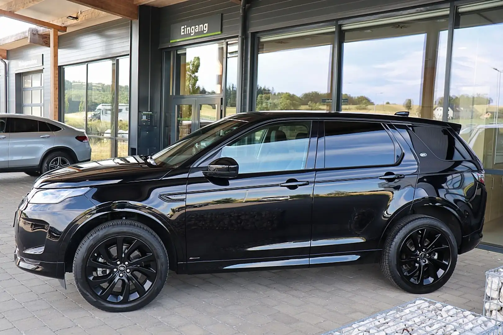 Land Rover Discovery Sport D180 4WD Aut. R-Dynamic SE 20", 7 Sitze, Panora... Schwarz - 2