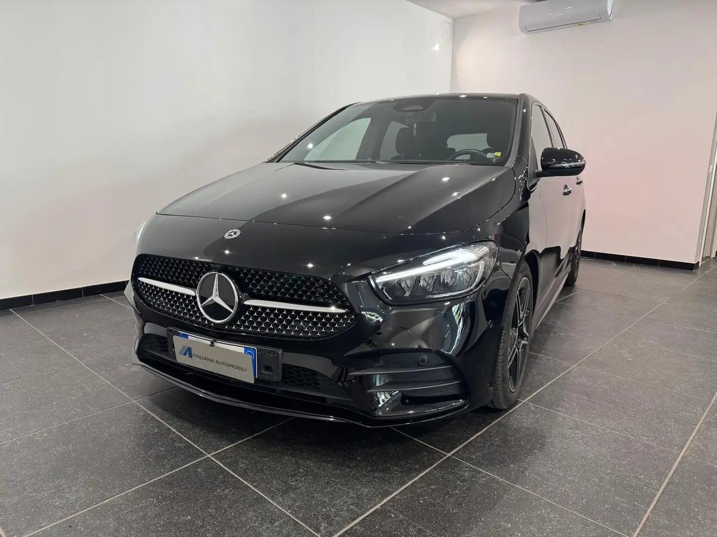 Mercedes-Benz B 180 B 180 d AMG Line Premium auto Noir - 1