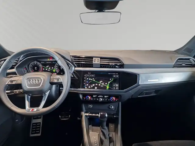 Audi Q3 view 7