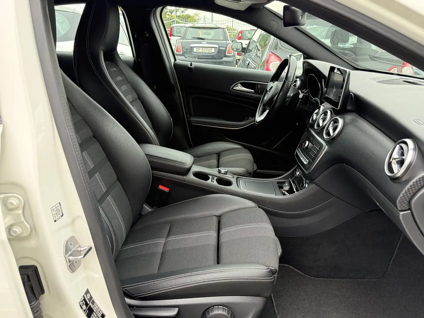 Mercedes-Benz A 180 d Premium auto my16 - Italiana/Unico P. Blanc - 2
