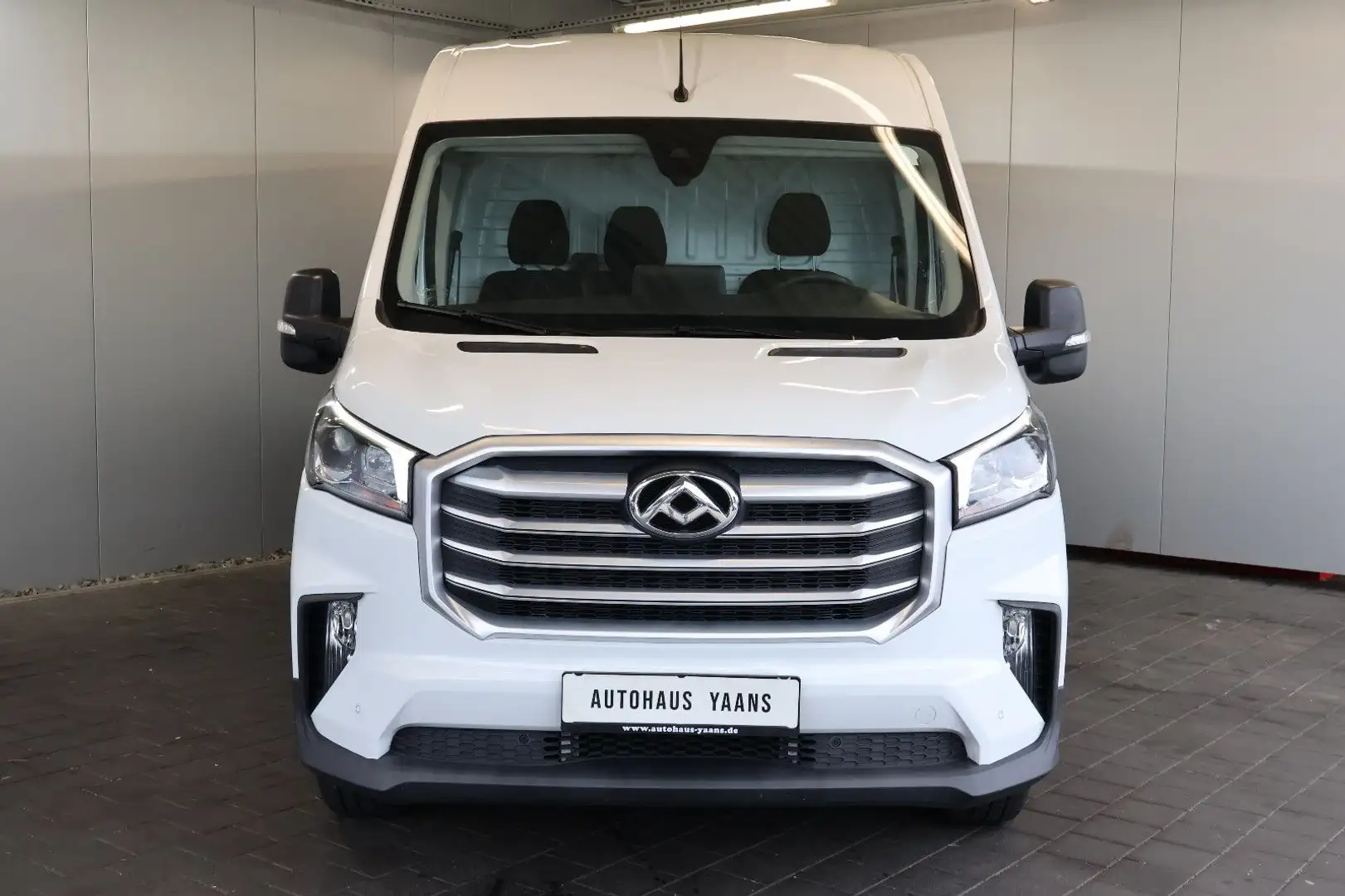 Maxus Deliver 9 Kasten L3H2 2.0 TDCI LANE+KAM+TEMPOMAT Bílá - 2