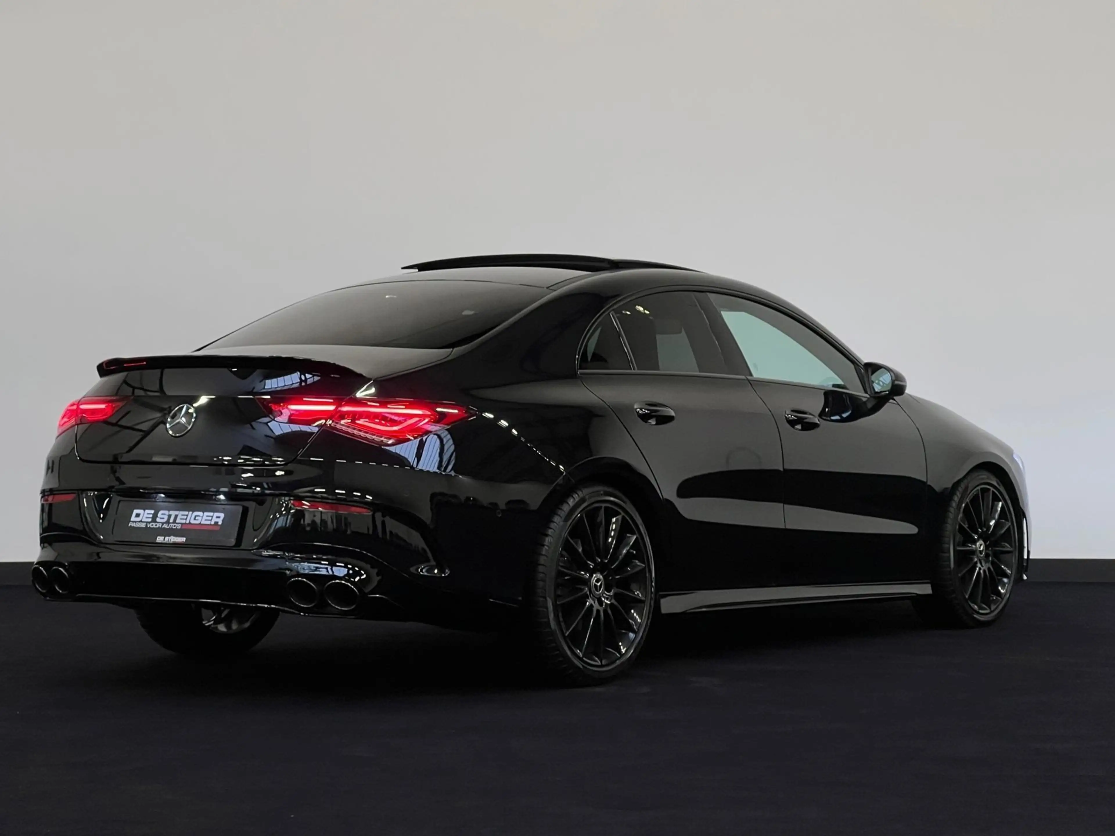 Mercedes-Benz CLA 45 AMG 250 e S BLACKPACK Memory Burmester Sfeer — photo 3