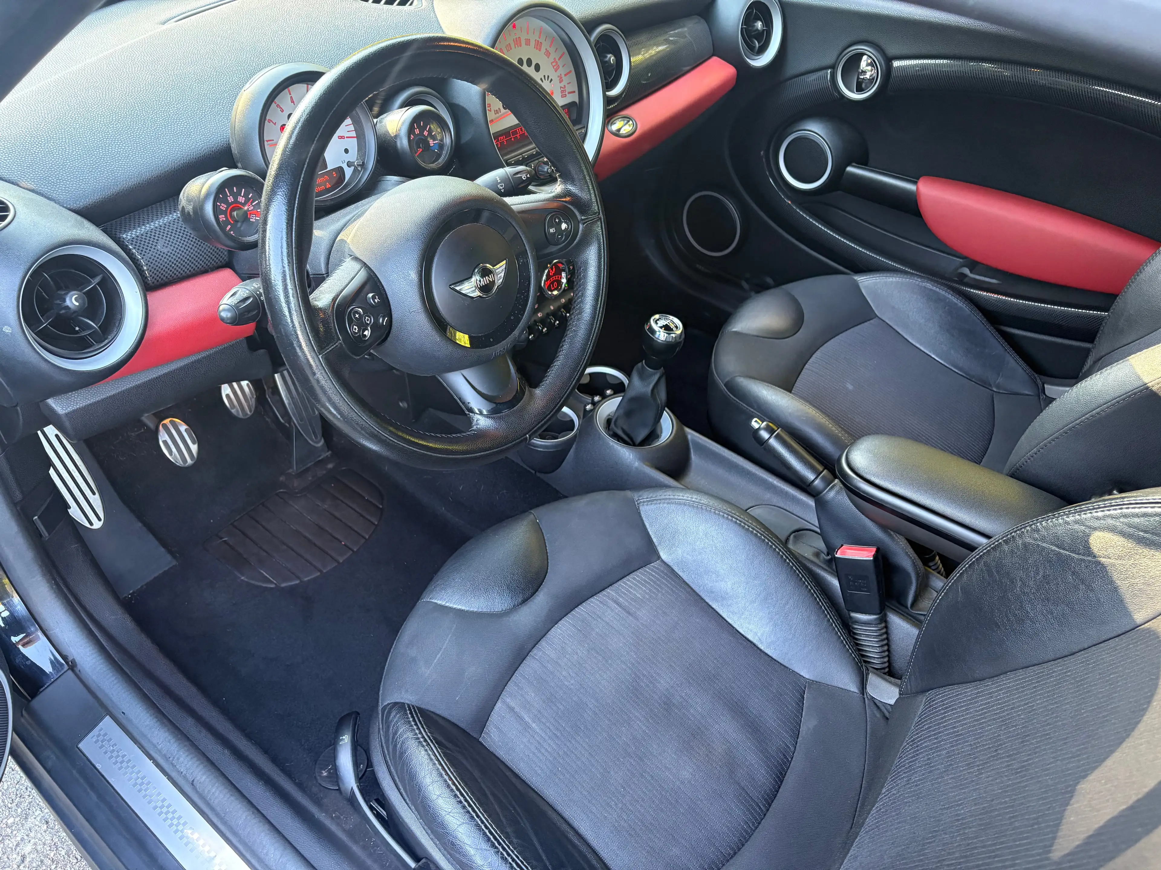 MINI Cooper S Coupe SPORTTSI-SH-KlIMAAUT-CARBON-SONDERPOLSTER-17 ZOLL — photo 2