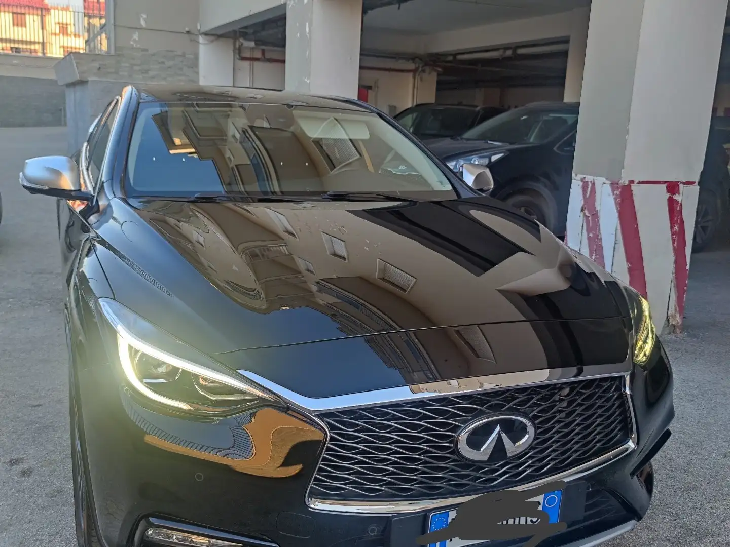 Infiniti Q30 1.6t Sport City Black 156cv dct Czarny - 1