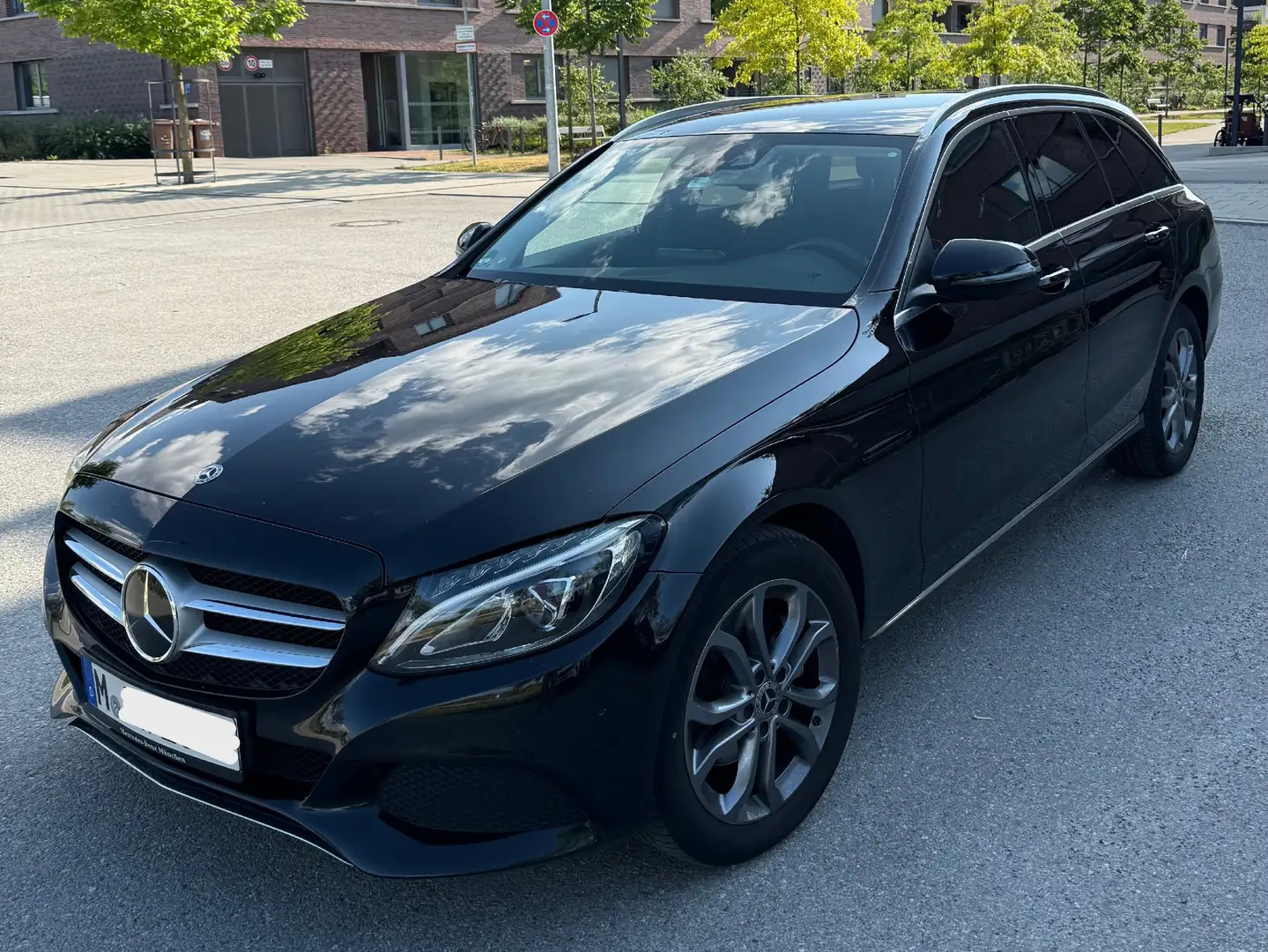 Mercedes-Benz C 220 C 220 d 4Matic T 9G-TRONICAvantgarde Black - 1