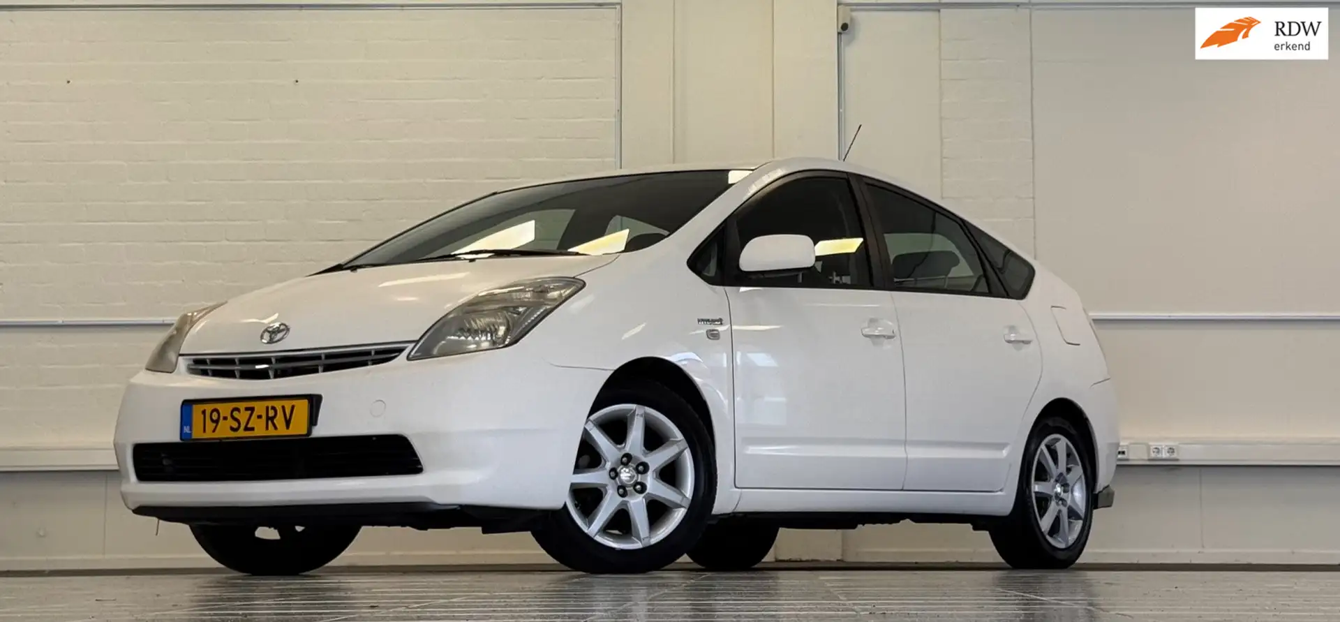 Toyota Prius 1.5 VVT-i Garantie APK 14-04-2027 Wit - 1