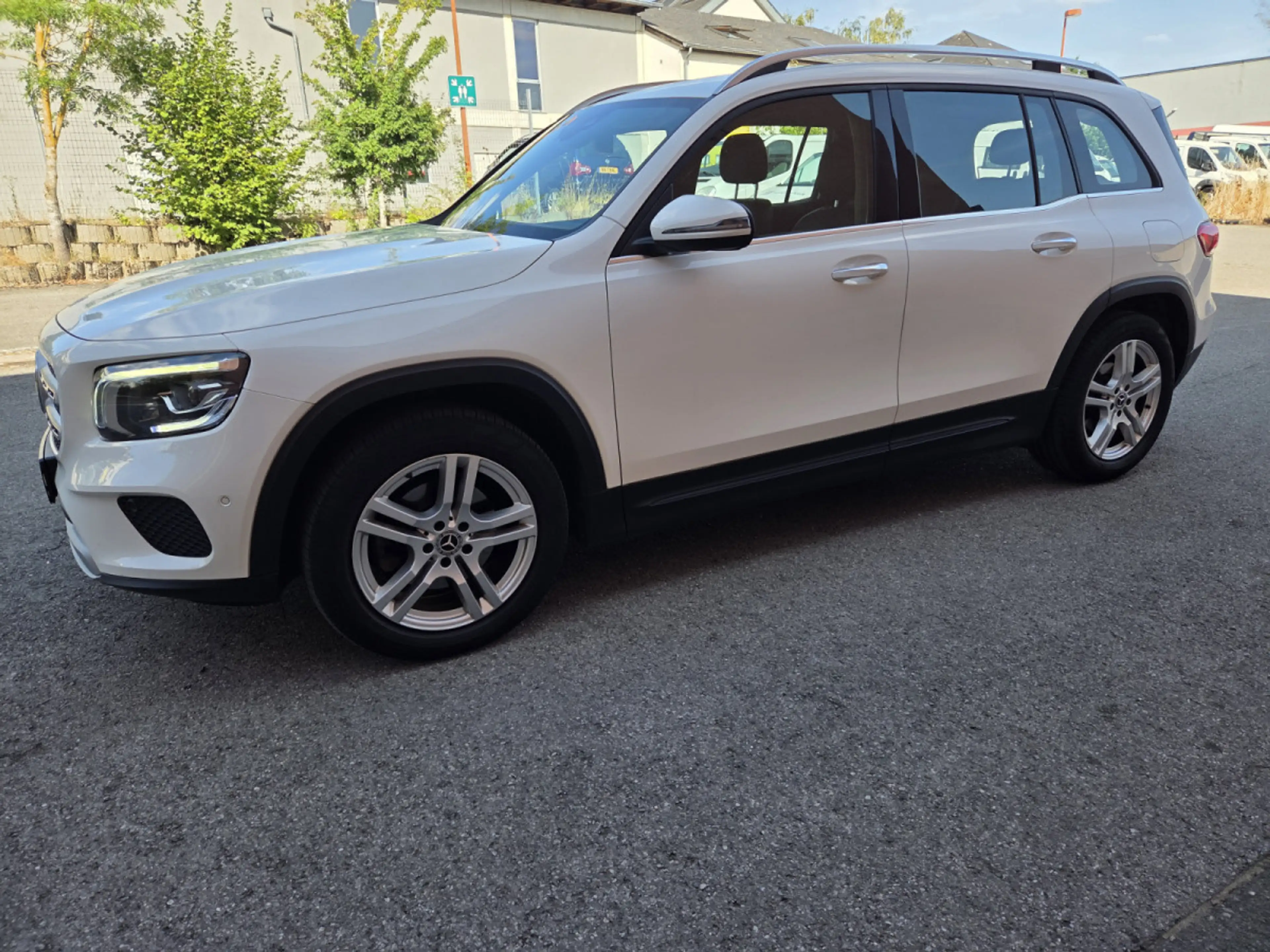 Mercedes-Benz GLB 200 4 Matic 163 CV 8G-DCT (Garantie 12 Mois) — photo 3
