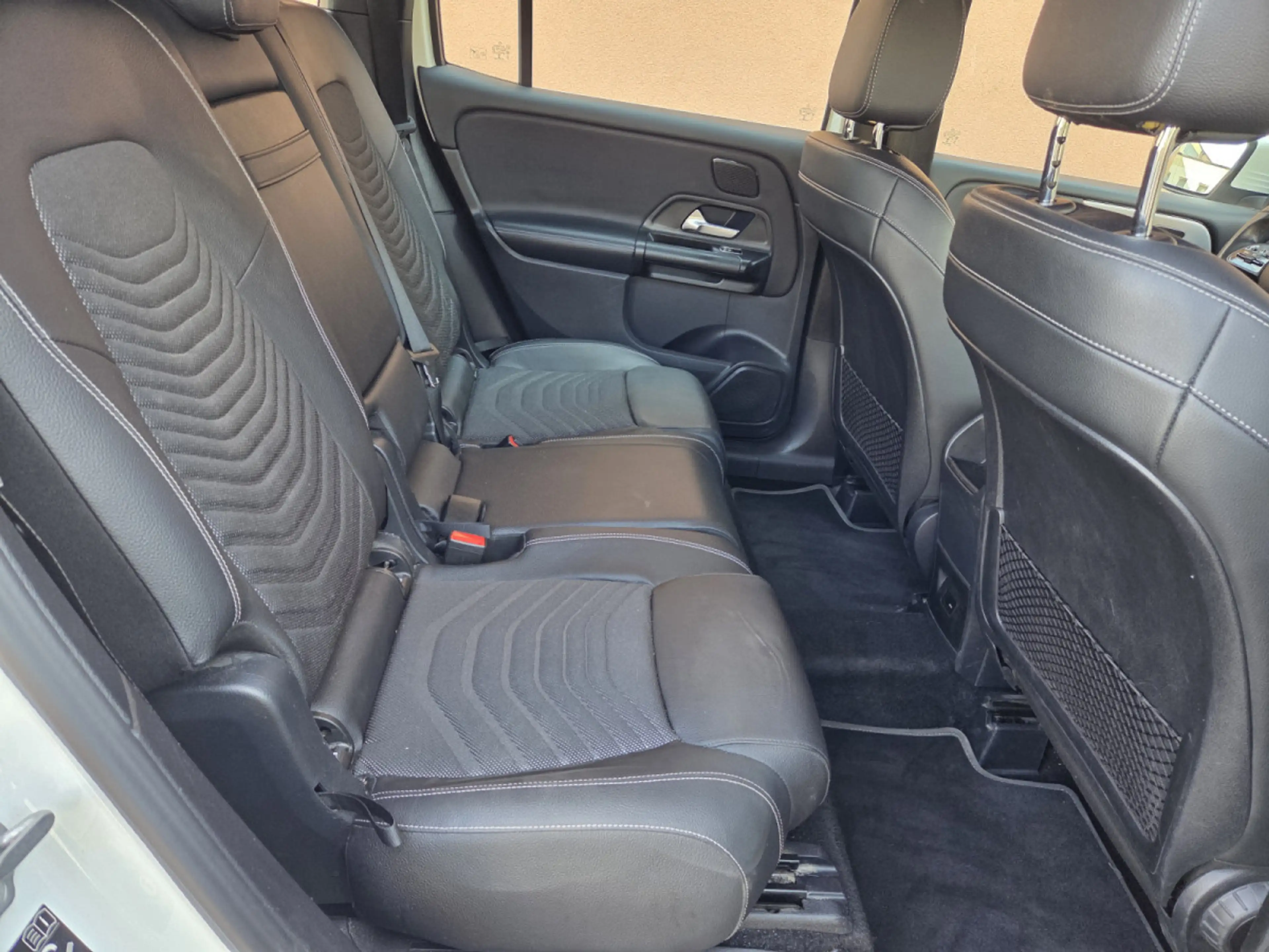 Mercedes-Benz GLB 200 4 Matic 163 CV 8G-DCT (Garantie 12 Mois) — photo 11