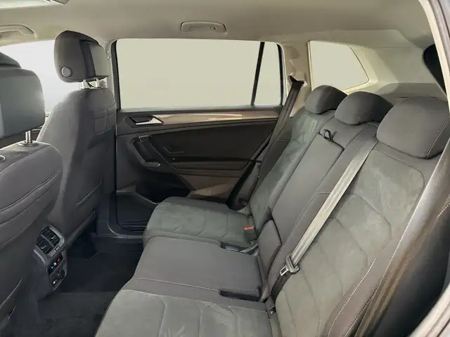 Volkswagen Tiguan Allspace view 11