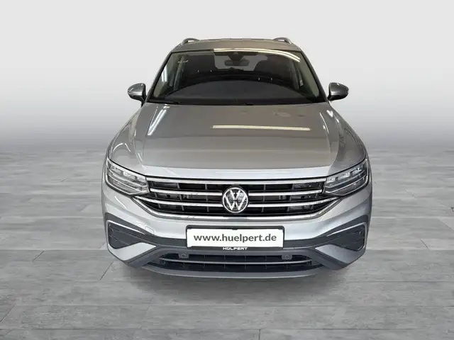 Volkswagen Tiguan Allspace view 7