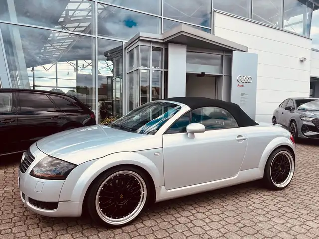 Audi TT Roadster 1.8T quattro 165 kW