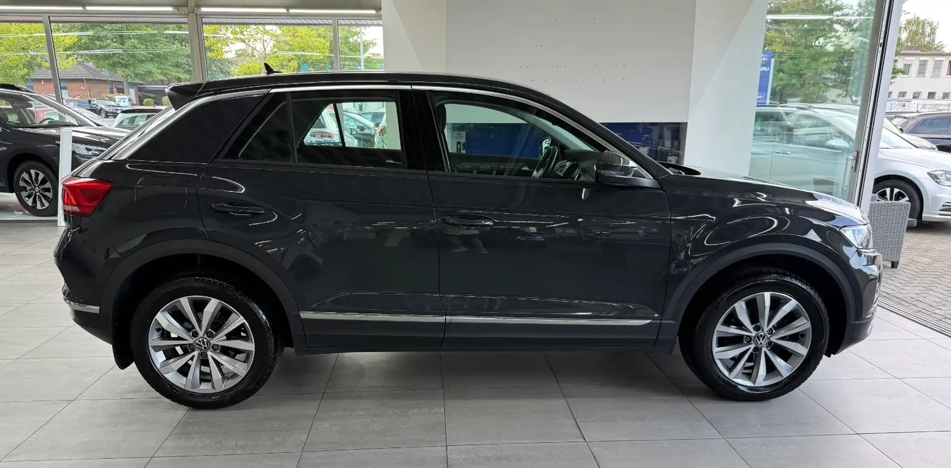 Volkswagen T-Roc *Style*Navi*Sitzh*App Con*DAB* Grau - 2