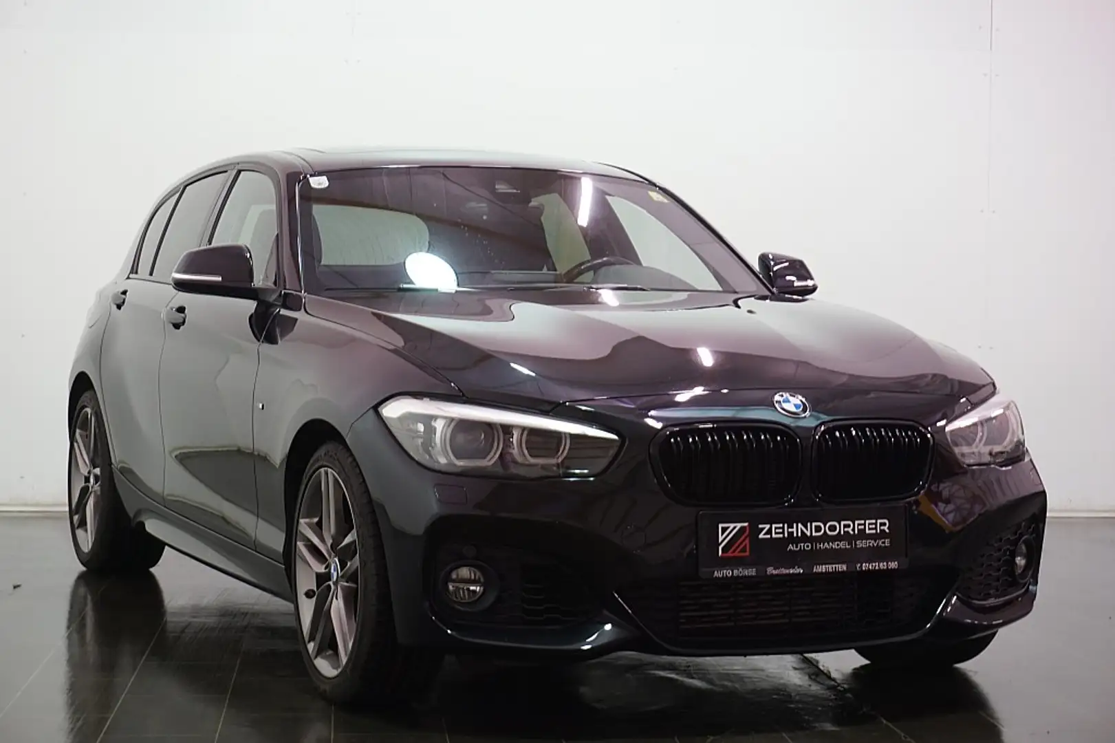 BMW 116 i M Sportpaket / LED / Navi / Leder / Schiebedach Schwarz - 1
