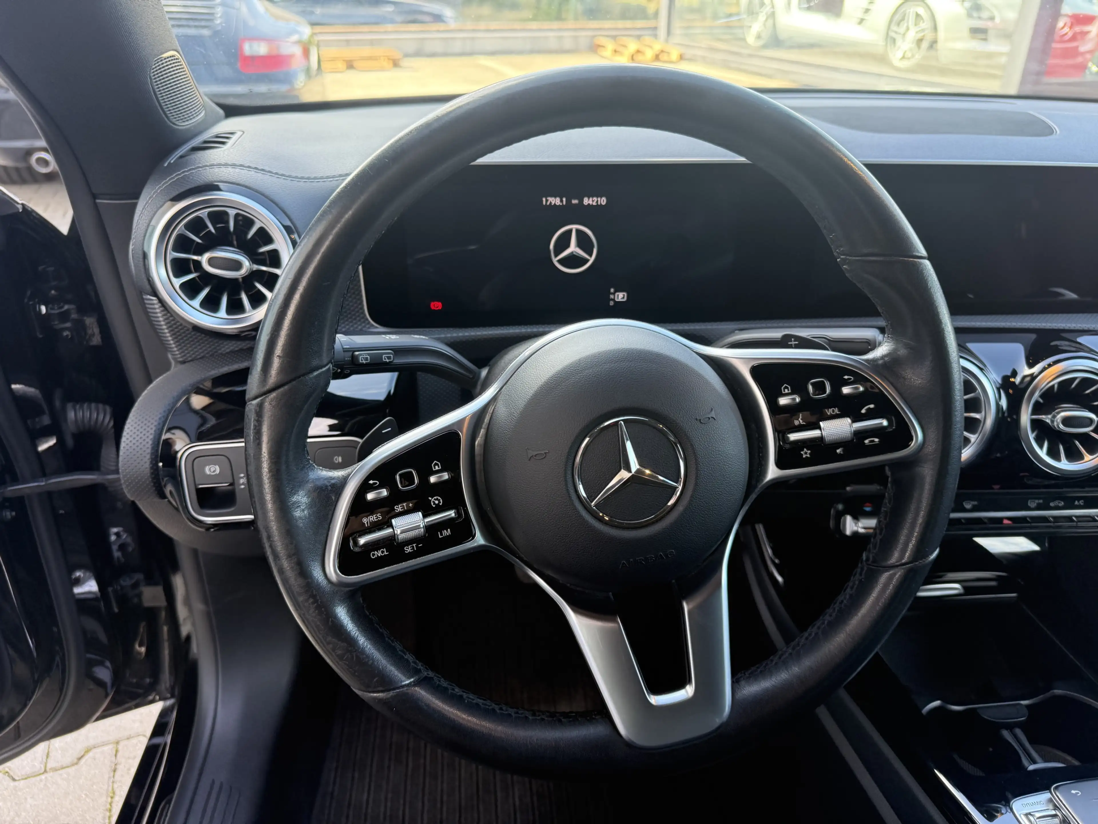 Mercedes-Benz CLA 180 CARPLAY+R-KAMERA+TOTWINKEL+TEMPOMAT+LED — photo 7