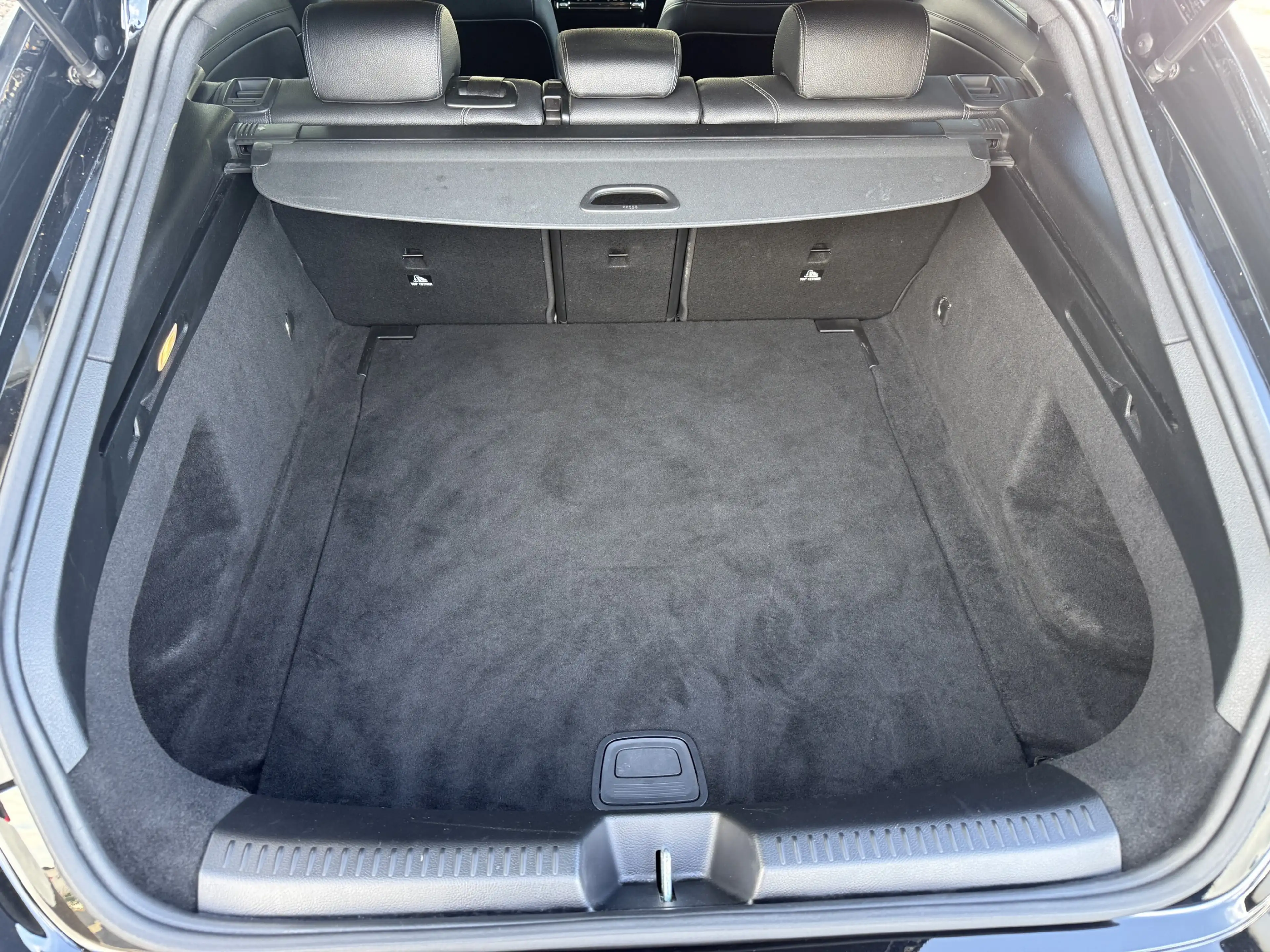 Mercedes-Benz CLA 180 CARPLAY+R-KAMERA+TOTWINKEL+TEMPOMAT+LED — photo 14