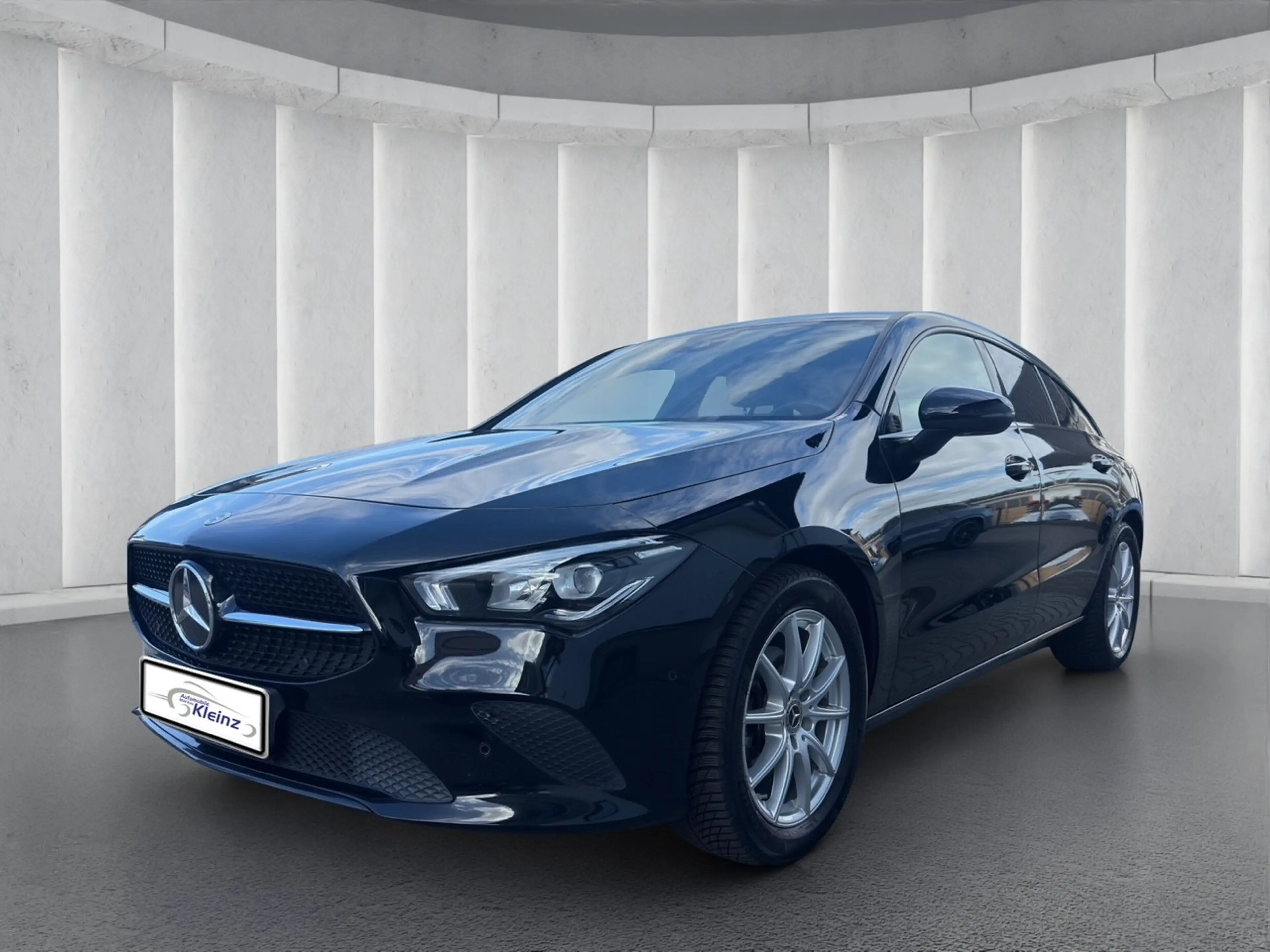 Mercedes-Benz CLA 180 CARPLAY+R-KAMERA+TOTWINKEL+TEMPOMAT+LED