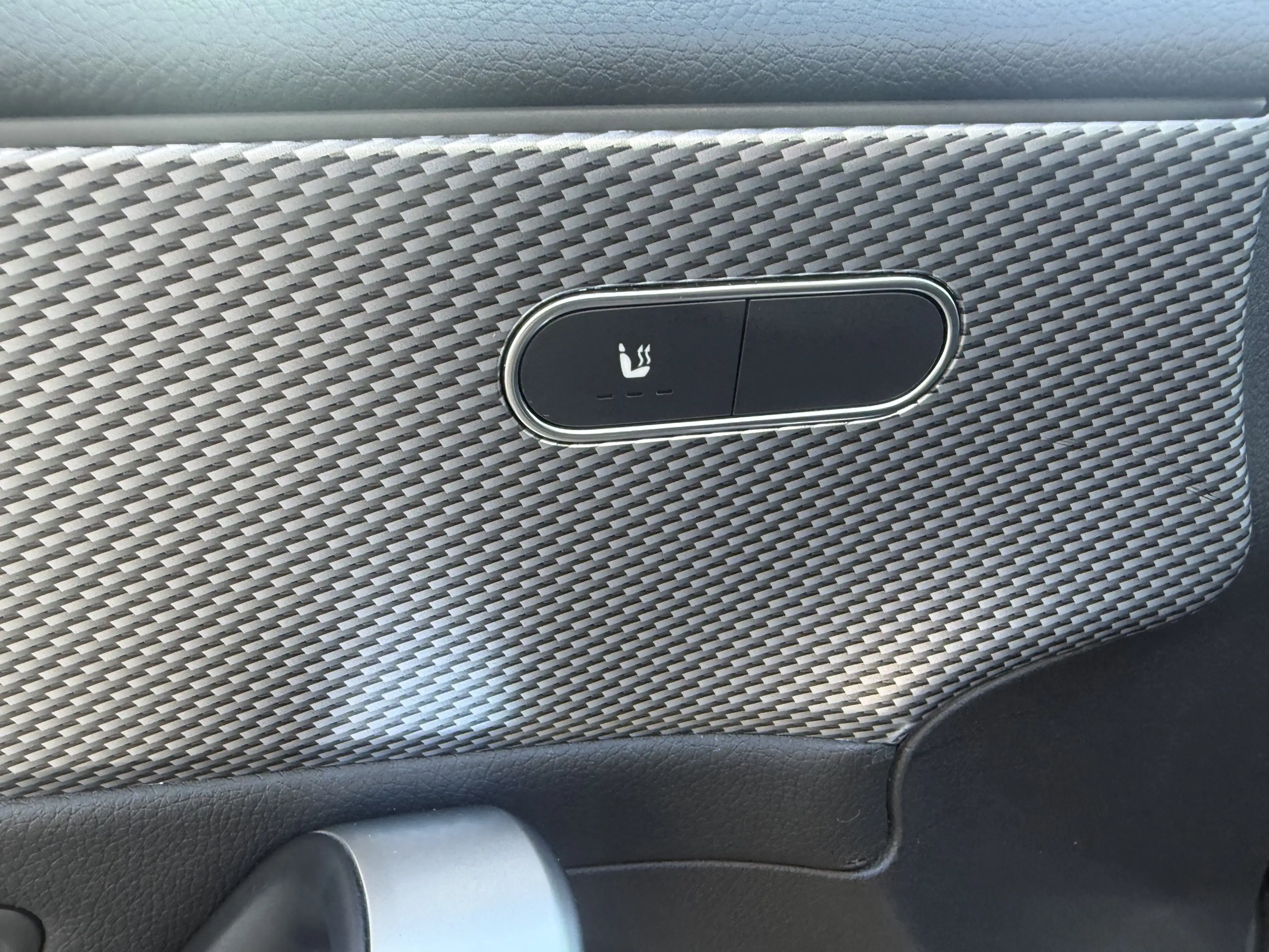 Mercedes-Benz CLA 180 CARPLAY+R-KAMERA+TOTWINKEL+TEMPOMAT+LED — photo 11