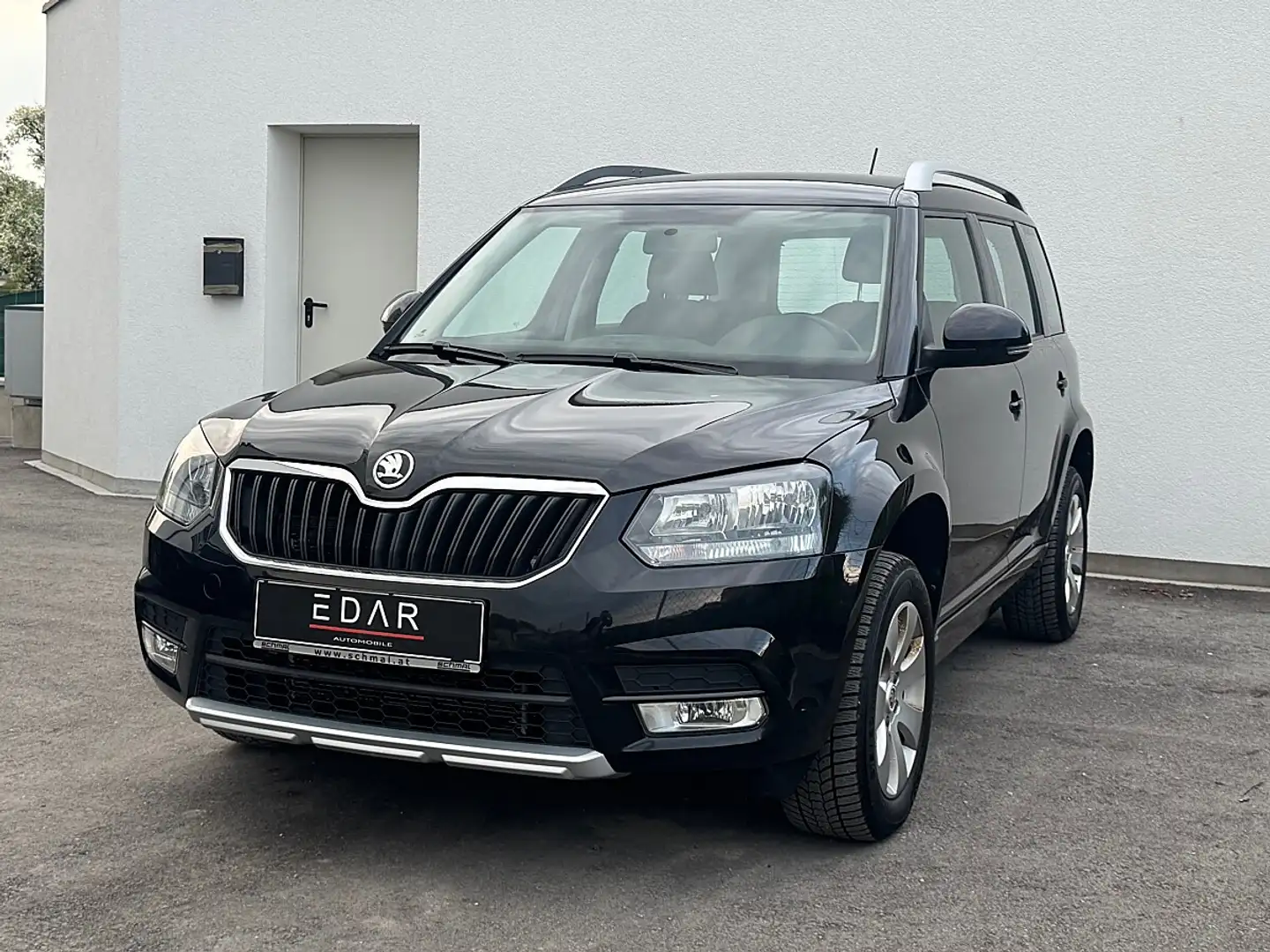 Skoda Yeti Outdoor 2,0 TDI SCR 4x4 Schwarz - 2