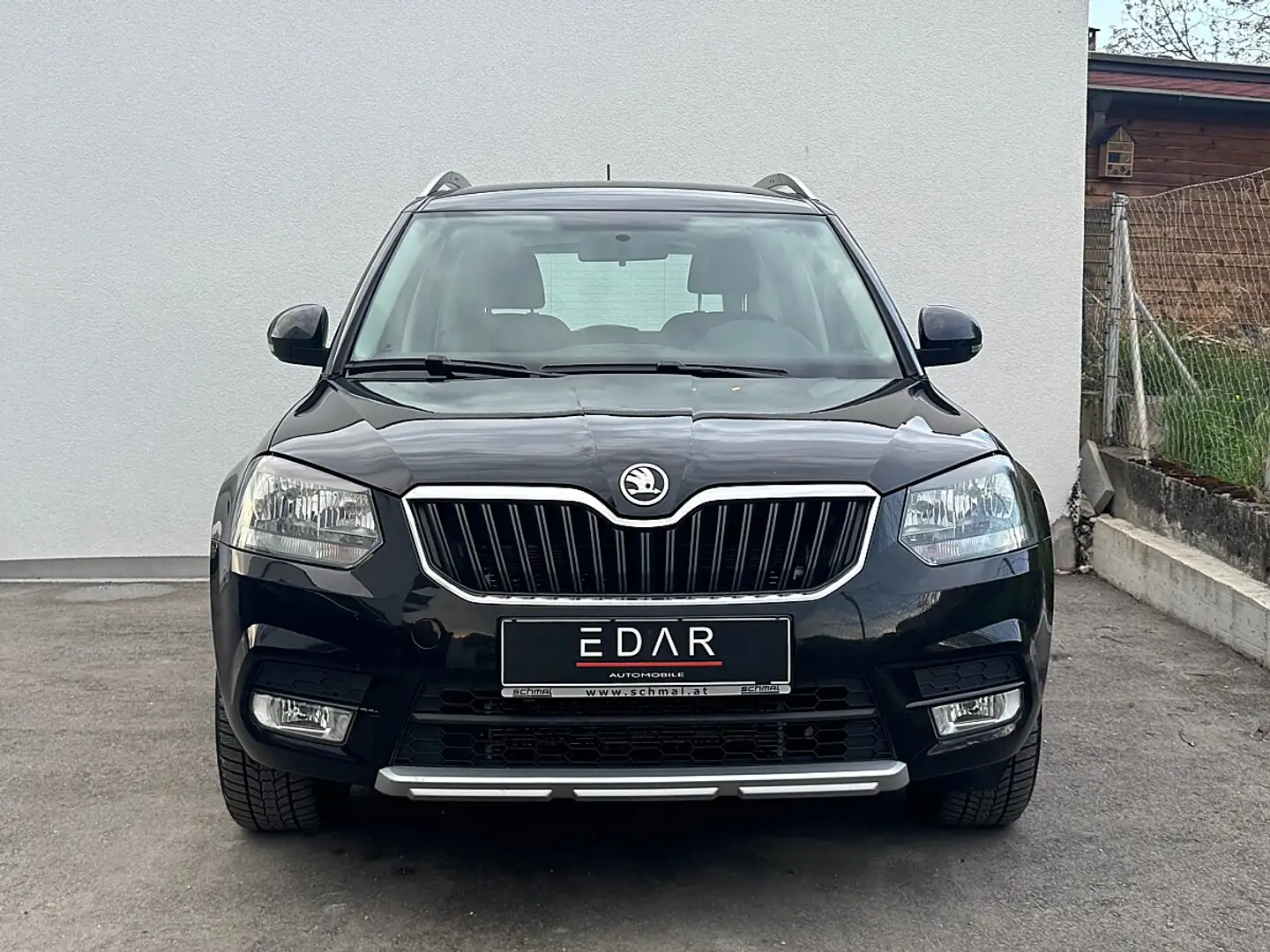 Skoda Yeti Outdoor 2,0 TDI SCR 4x4 Schwarz - 1
