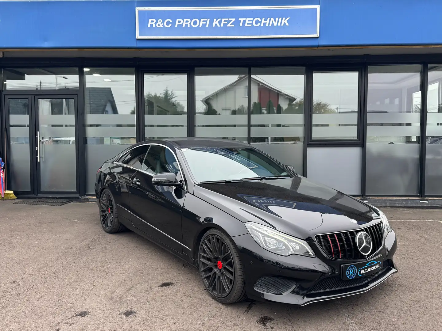 Mercedes-Benz E 400 E 400 /TWA/HK/ACC/360 Schwarz - 1