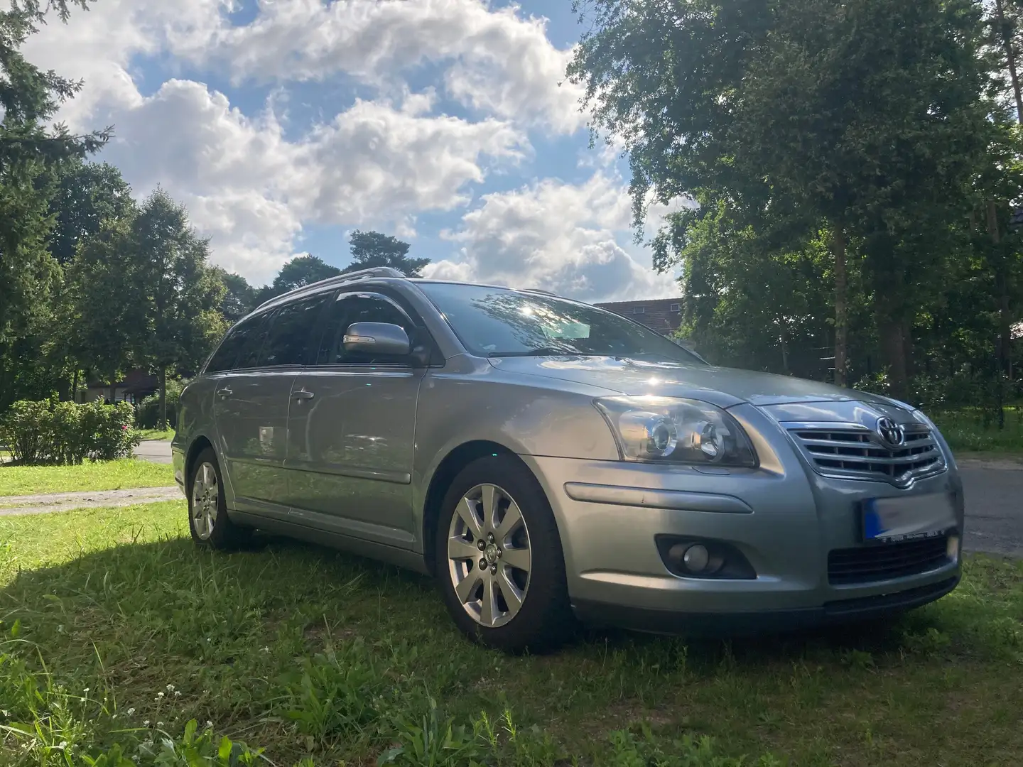 Toyota Avensis Avensis 1.8 VVT-i Combi Executive Ezüst - 1
