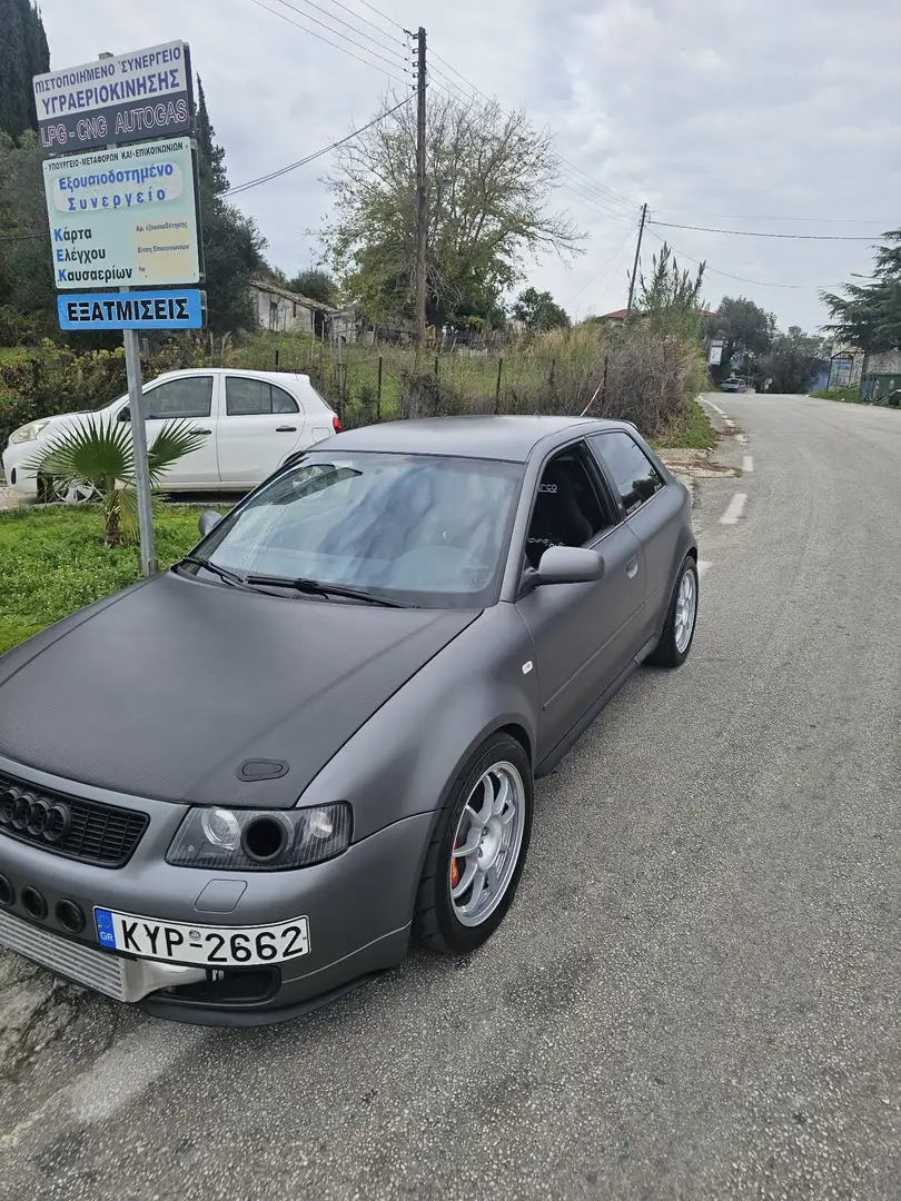 Audi S3 1.8 T quattro - 1