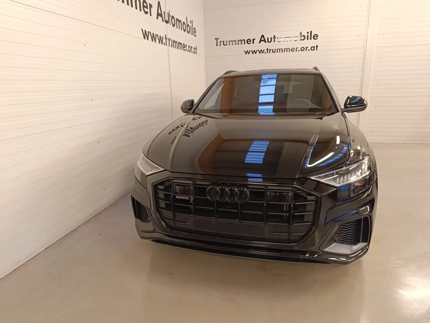 Audi Q8 55 TFSI e quattro Schwarz - 2