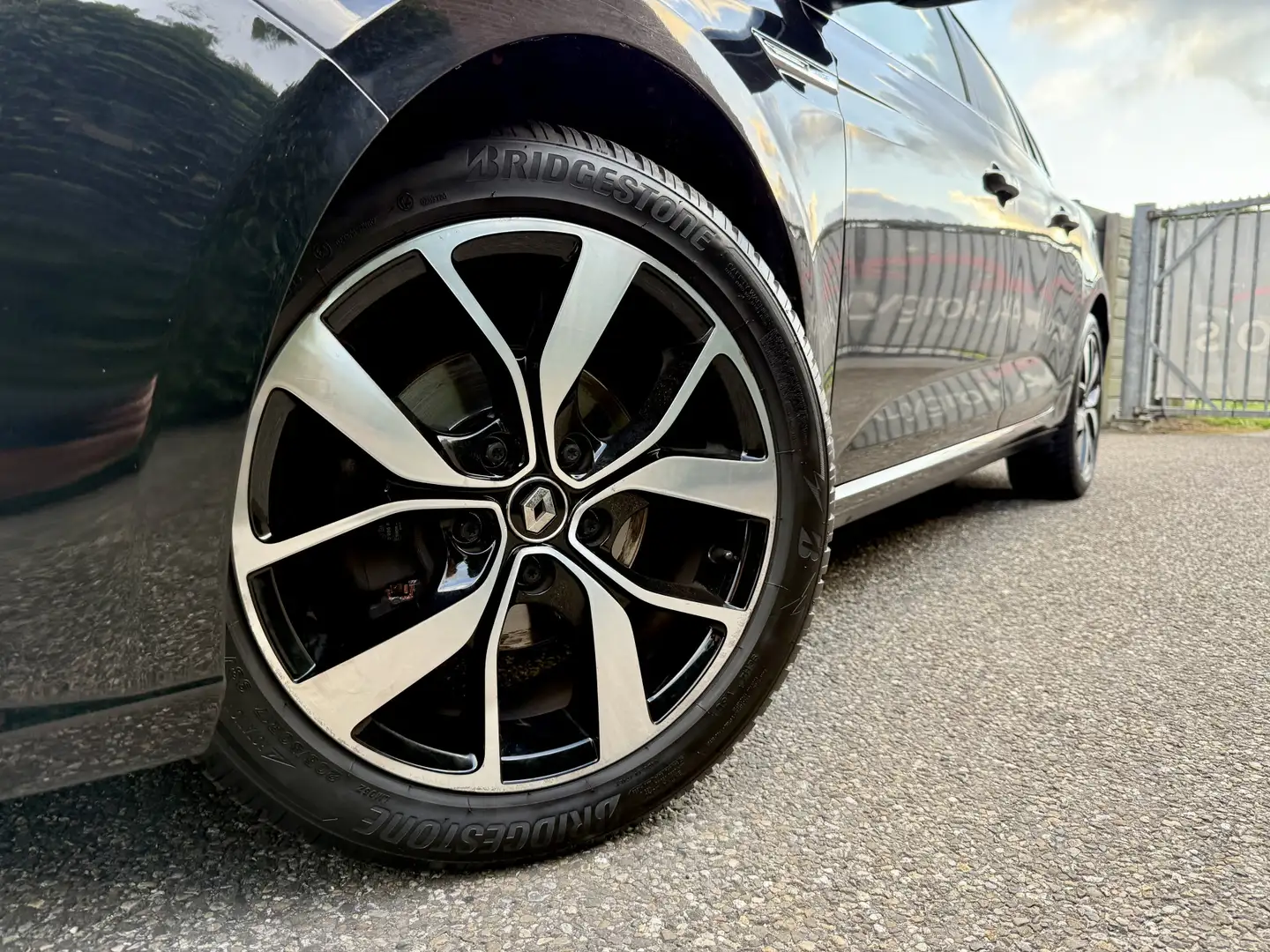 Renault Megane Estate 1.3 TCe Bose groot navi scherm! Nero - 2