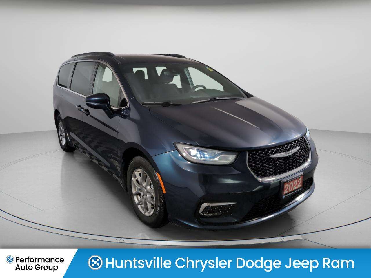 2022 Chrysler Pacifica Touring | Heated Seats & Steering | 3rd Row — снимка 1