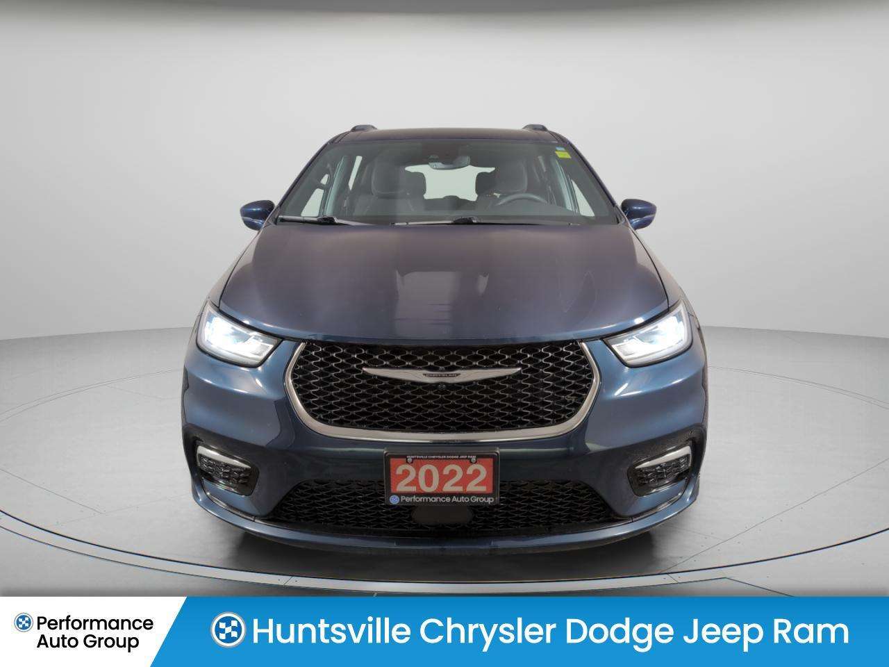 2022 Chrysler Pacifica Touring | Heated Seats & Steering | 3rd Row — снимка 1