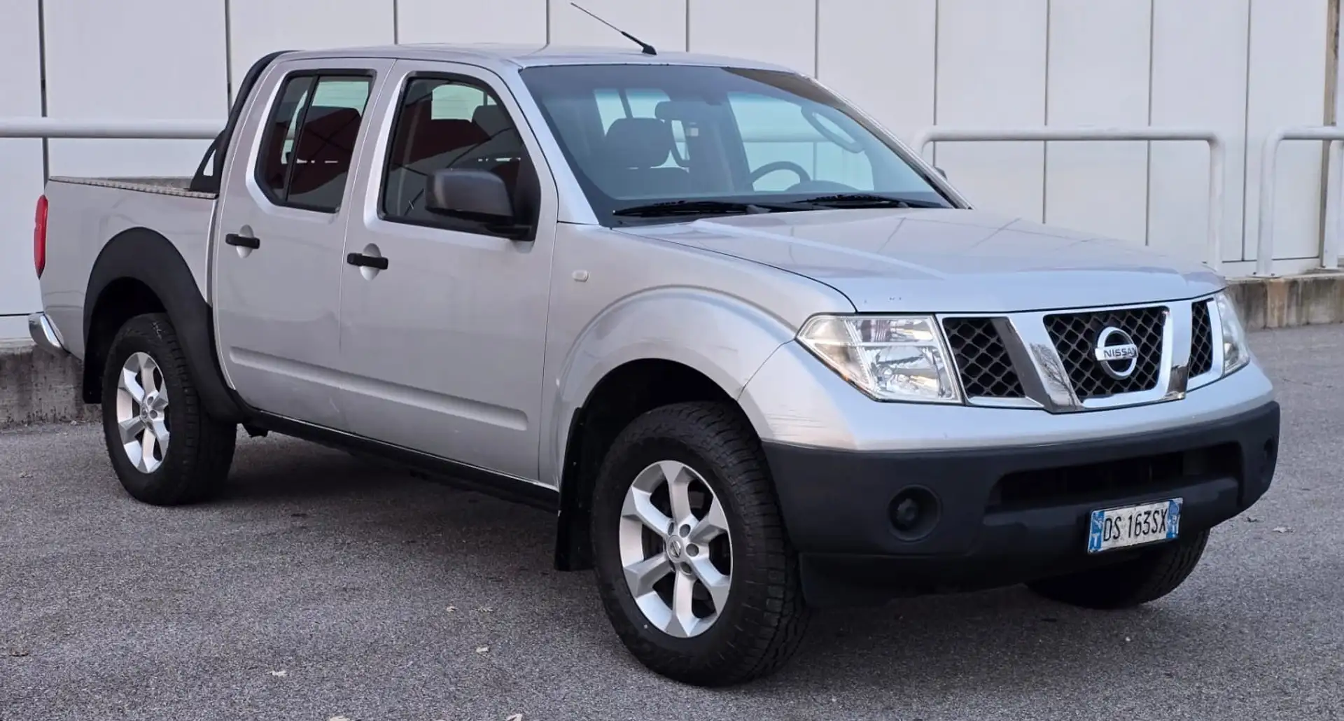Nissan Navara d.cab 2.5 dci XE 174cv - 2
