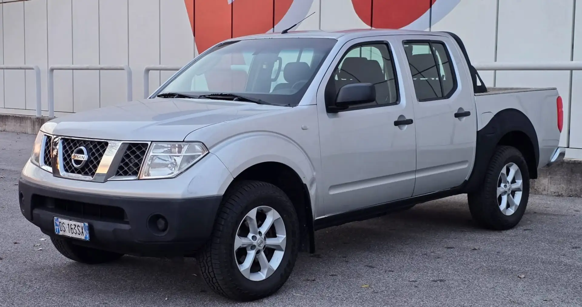 Nissan Navara d.cab 2.5 dci XE 174cv - 1