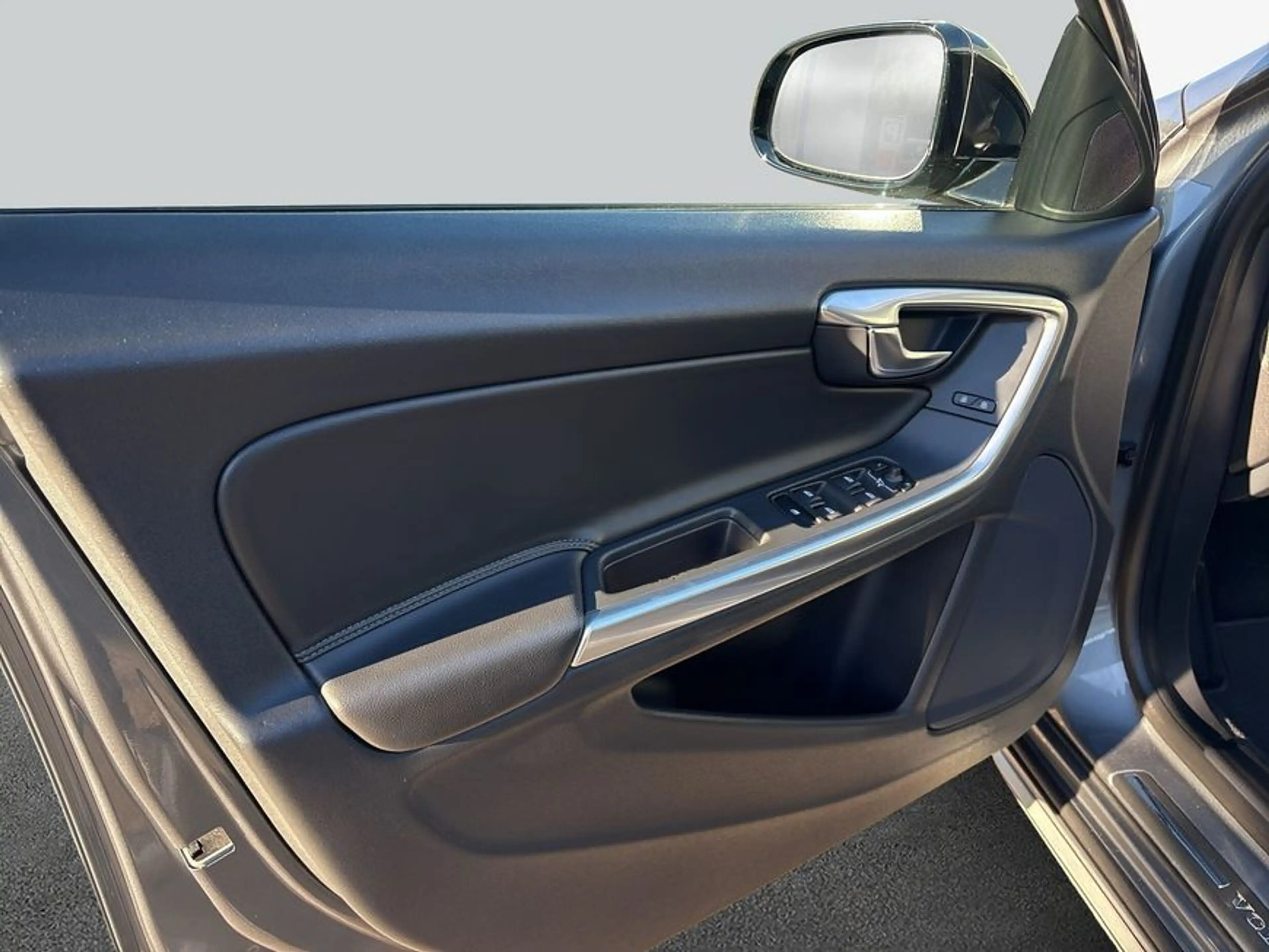 Volvo S60 Cross Country S60 Cross Country D4 Geartronic — photo 19