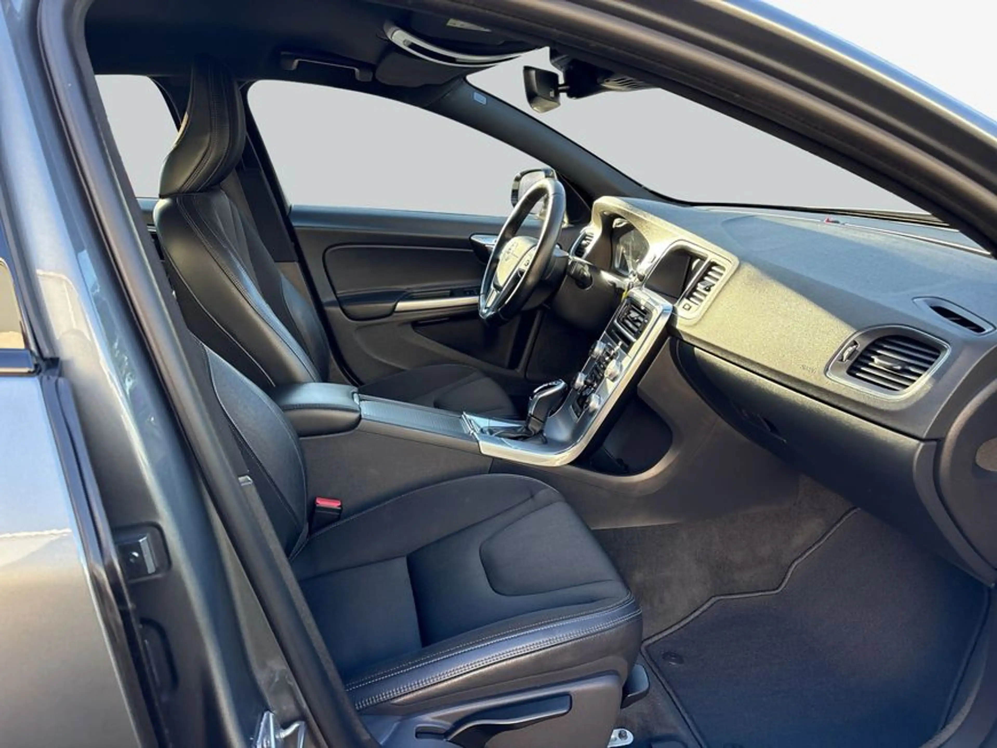 Volvo S60 Cross Country S60 Cross Country D4 Geartronic — photo 12