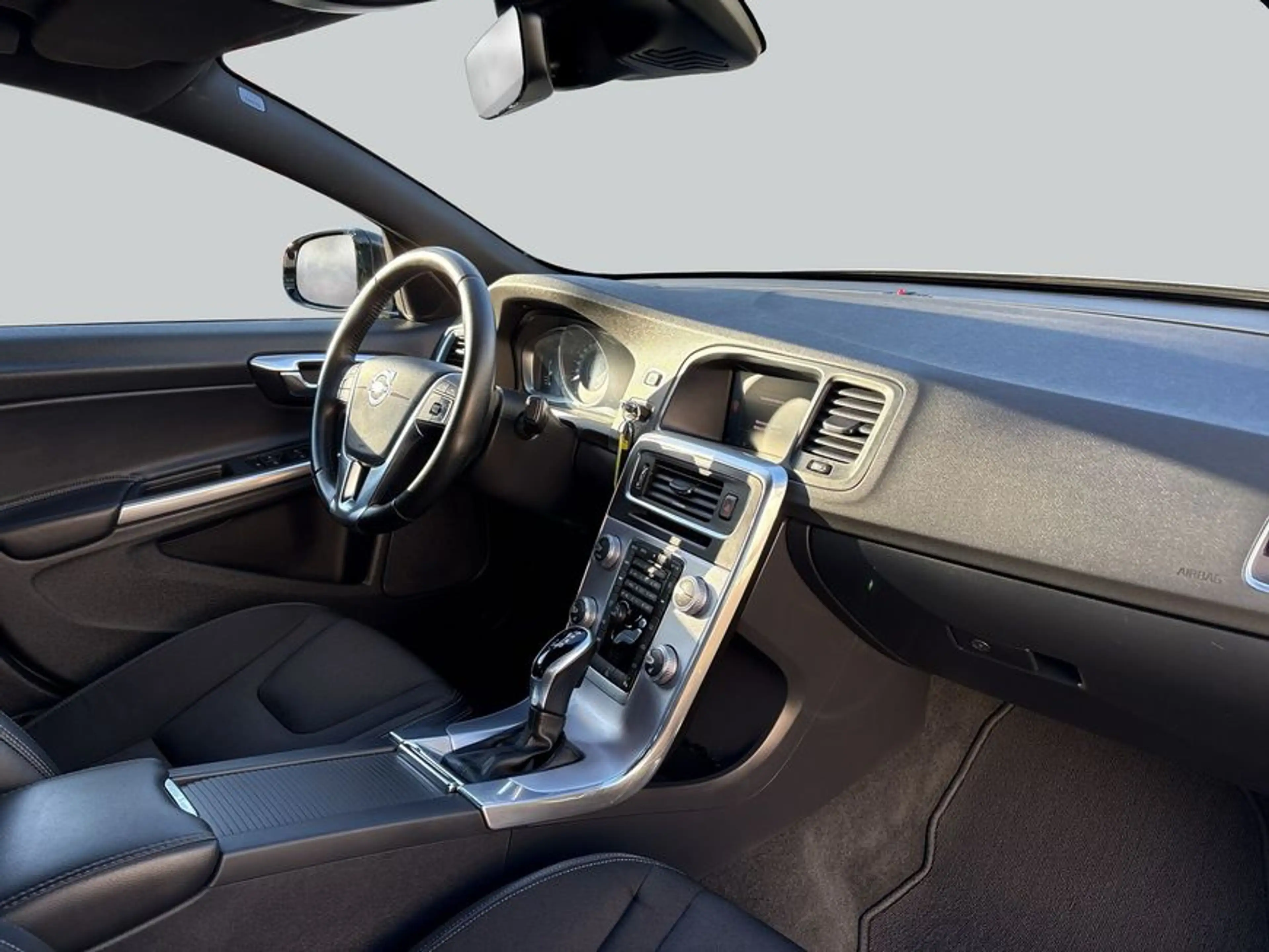 Volvo S60 Cross Country S60 Cross Country D4 Geartronic — photo 15