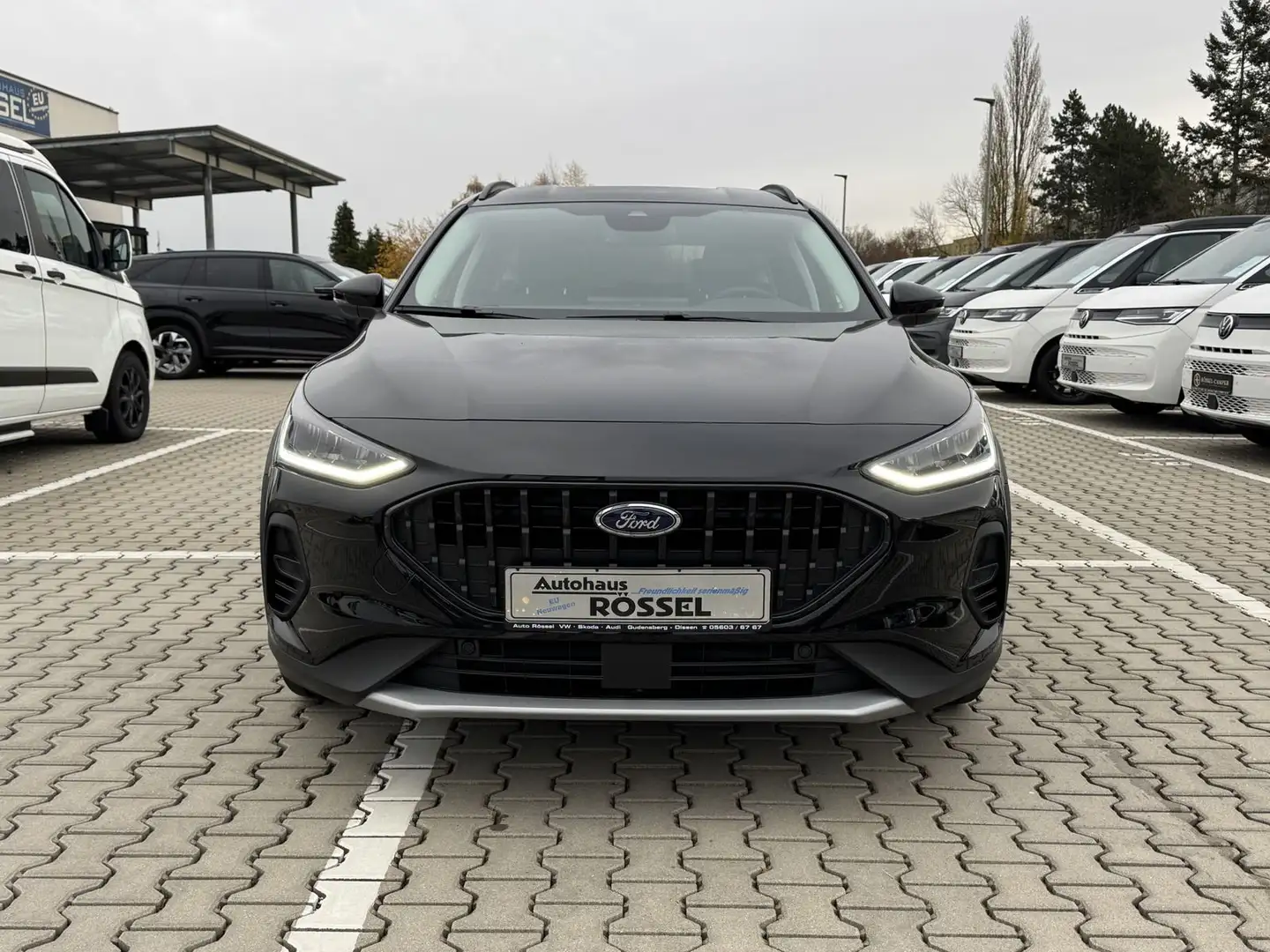 Ford Focus Turnier 1,0 Eco Boost Active 17" Alu Navi Schwarz - 2