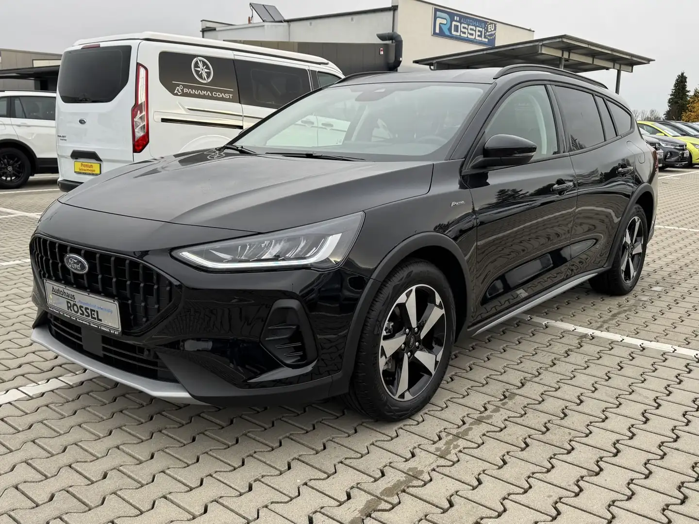 Ford Focus Turnier 1,0 Eco Boost Active 17" Alu Navi Schwarz - 1