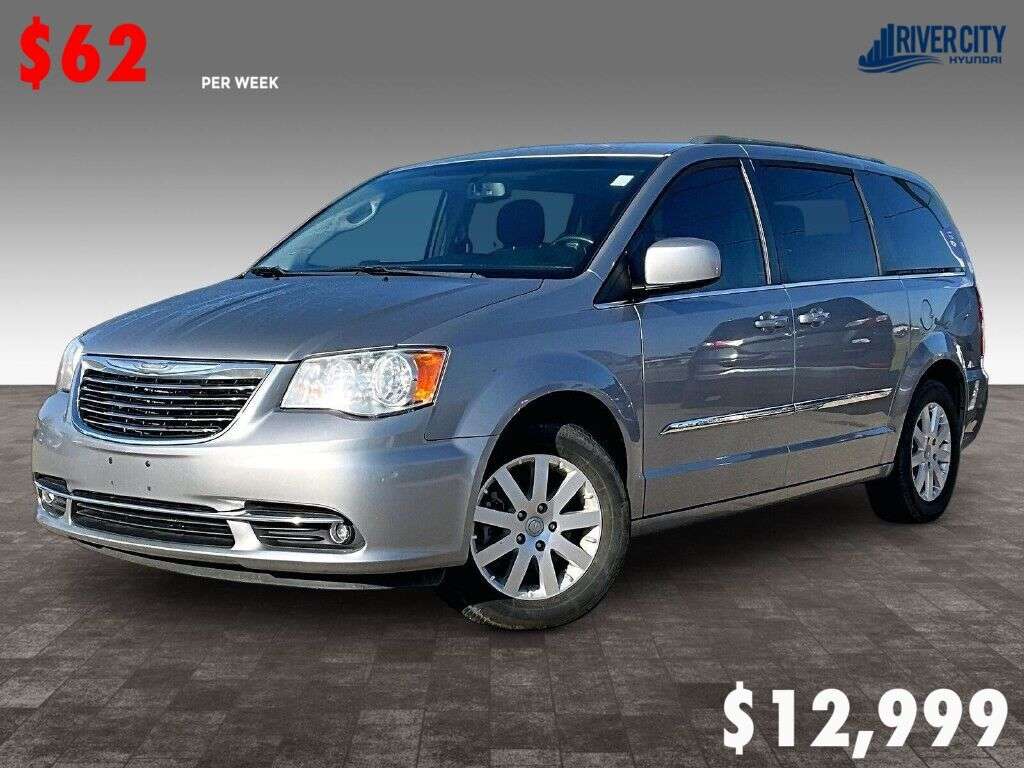 2015 Chrysler Town & Country TOURING