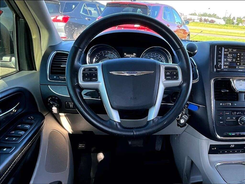 2015 Chrysler Town & Country TOURING — снимка 1