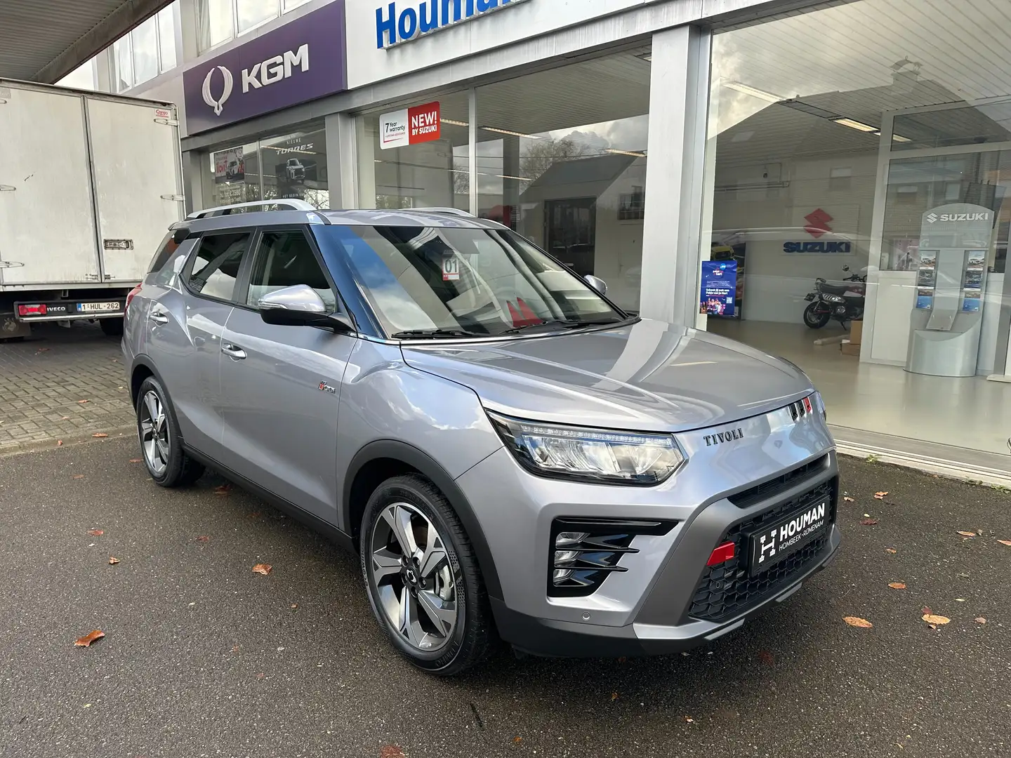 SsangYong Tivoli KGM *GRAND TIVOLI* 1.5 T-GDI Titanium Plateado - 2