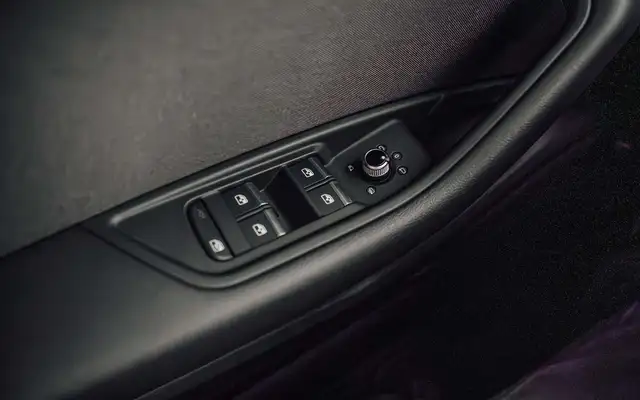 Audi A4 view 12