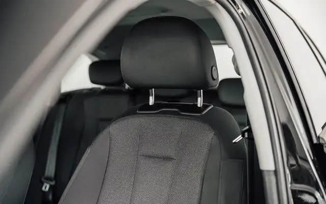 Audi A4 view 11