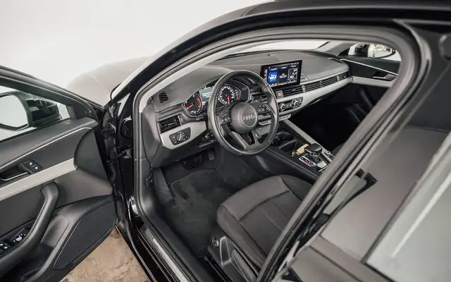Audi A4 view 13