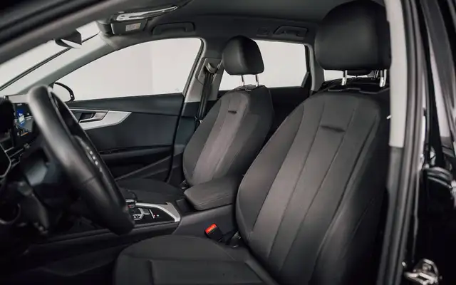 Audi A4 view 10
